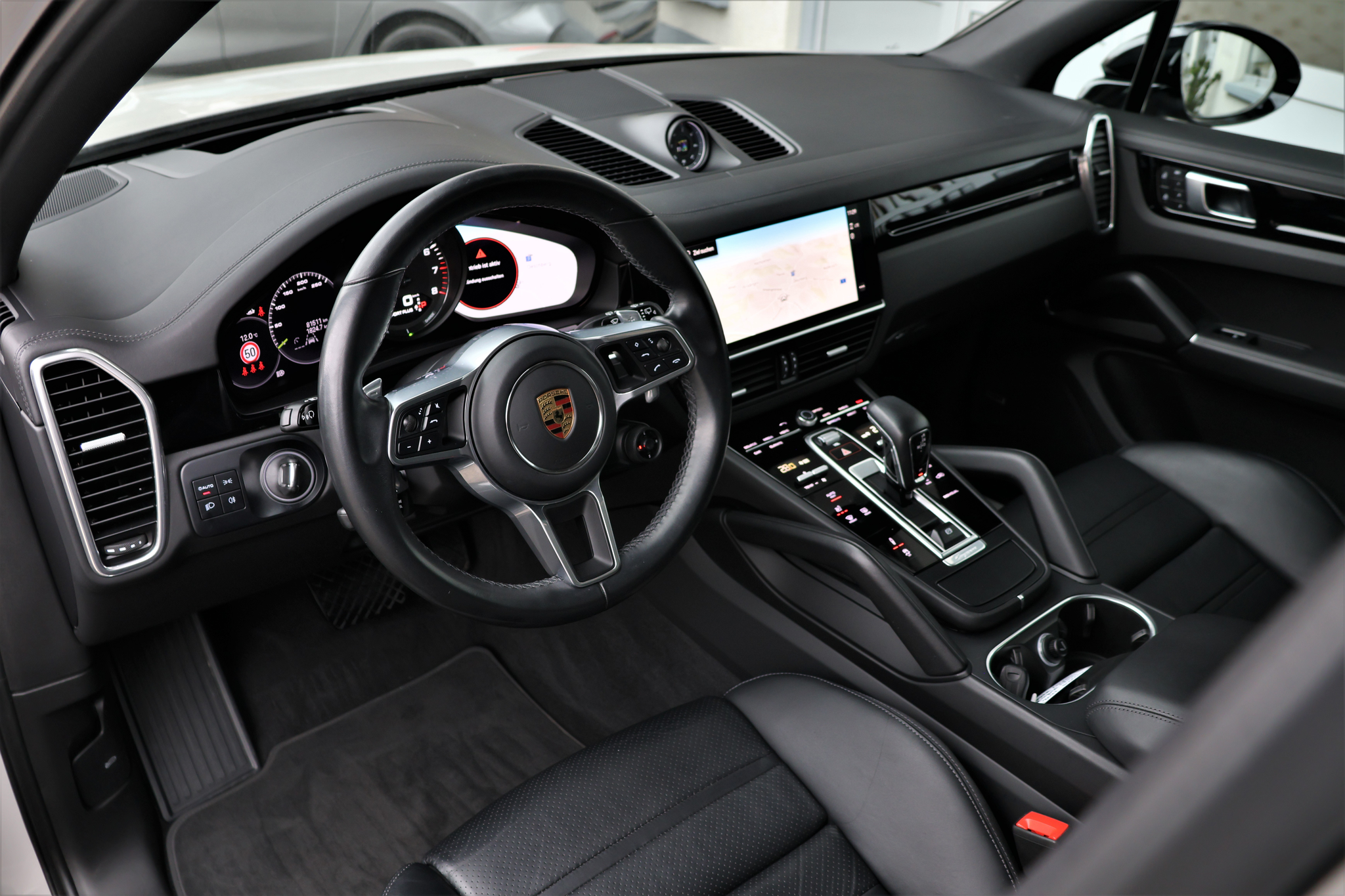 listing desktop thumbnail image 8