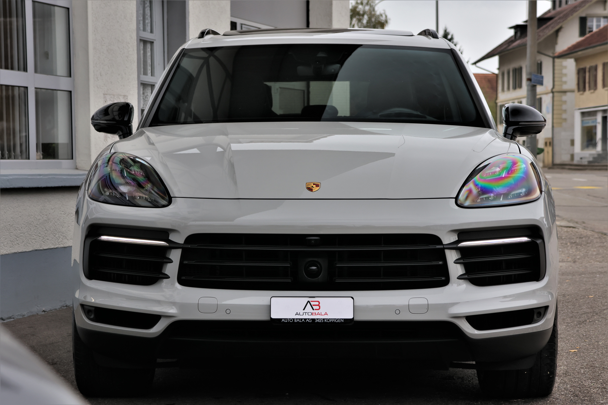 listing desktop thumbnail image 1