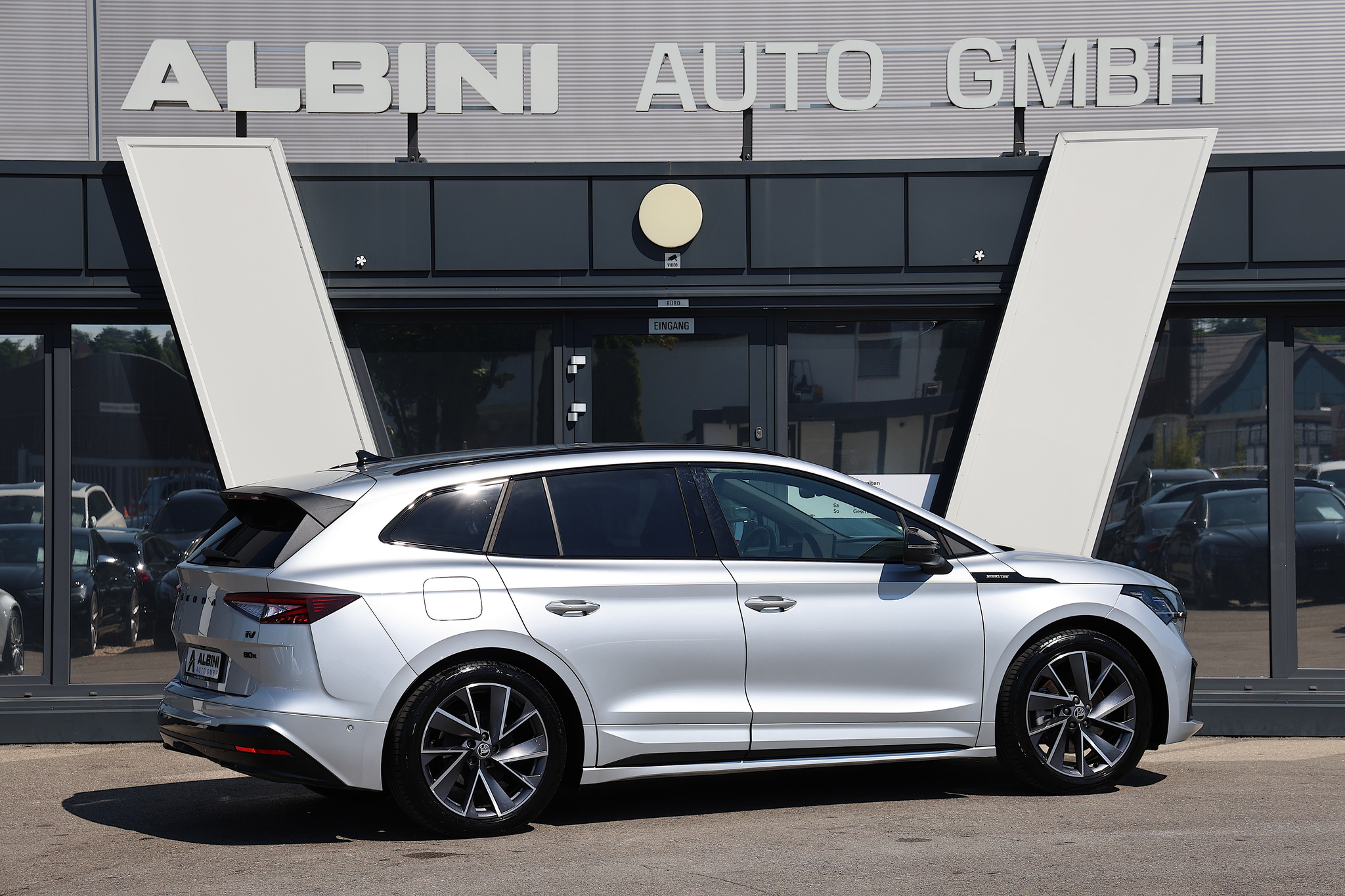 listing desktop thumbnail image 2