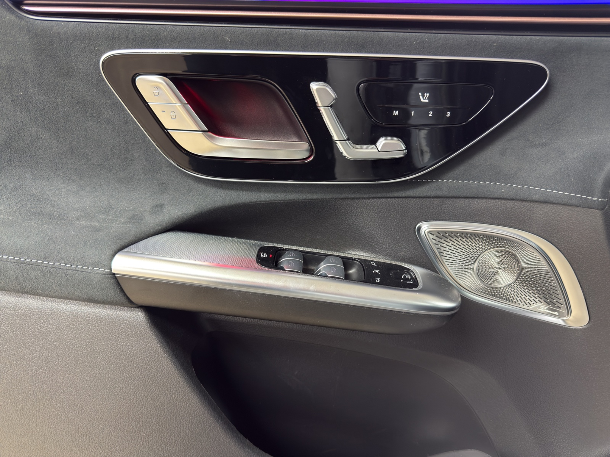 listing desktop thumbnail image 12