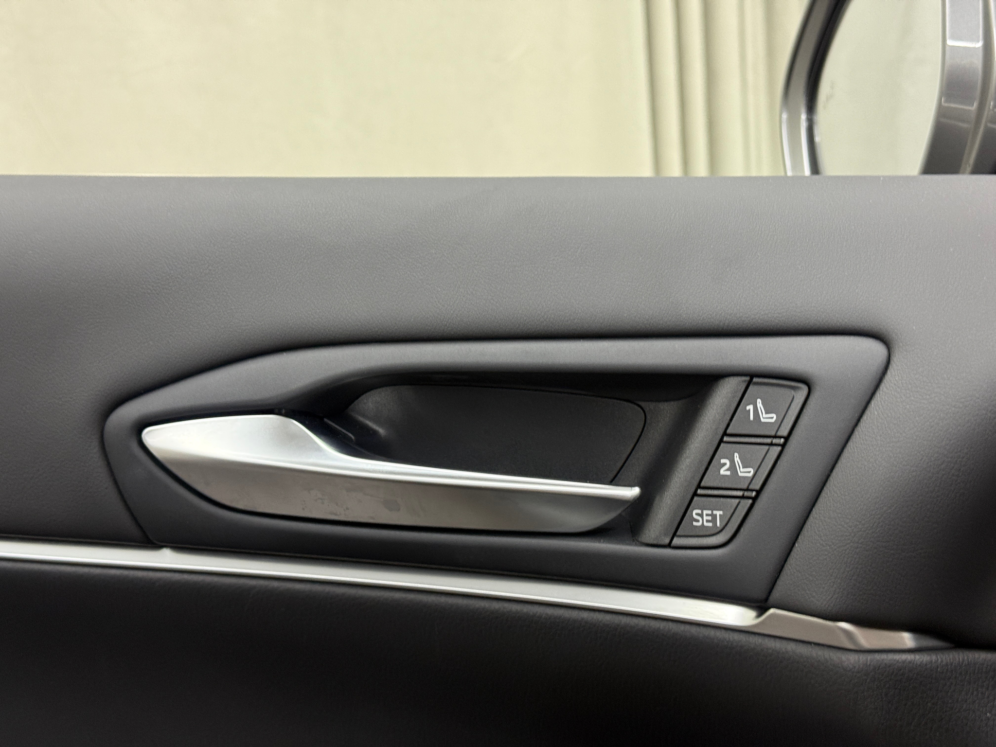 listing desktop thumbnail image 20