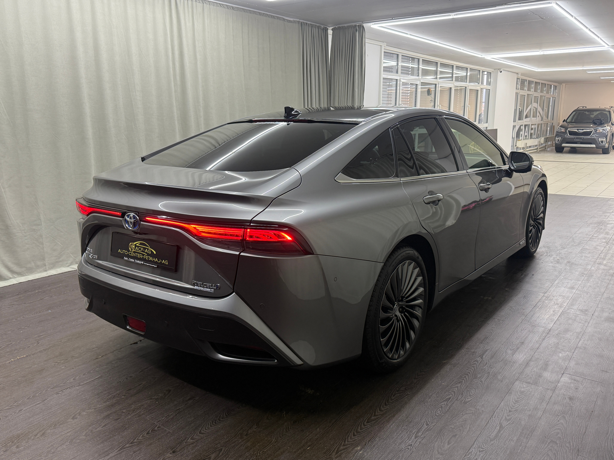 listing desktop thumbnail image 3