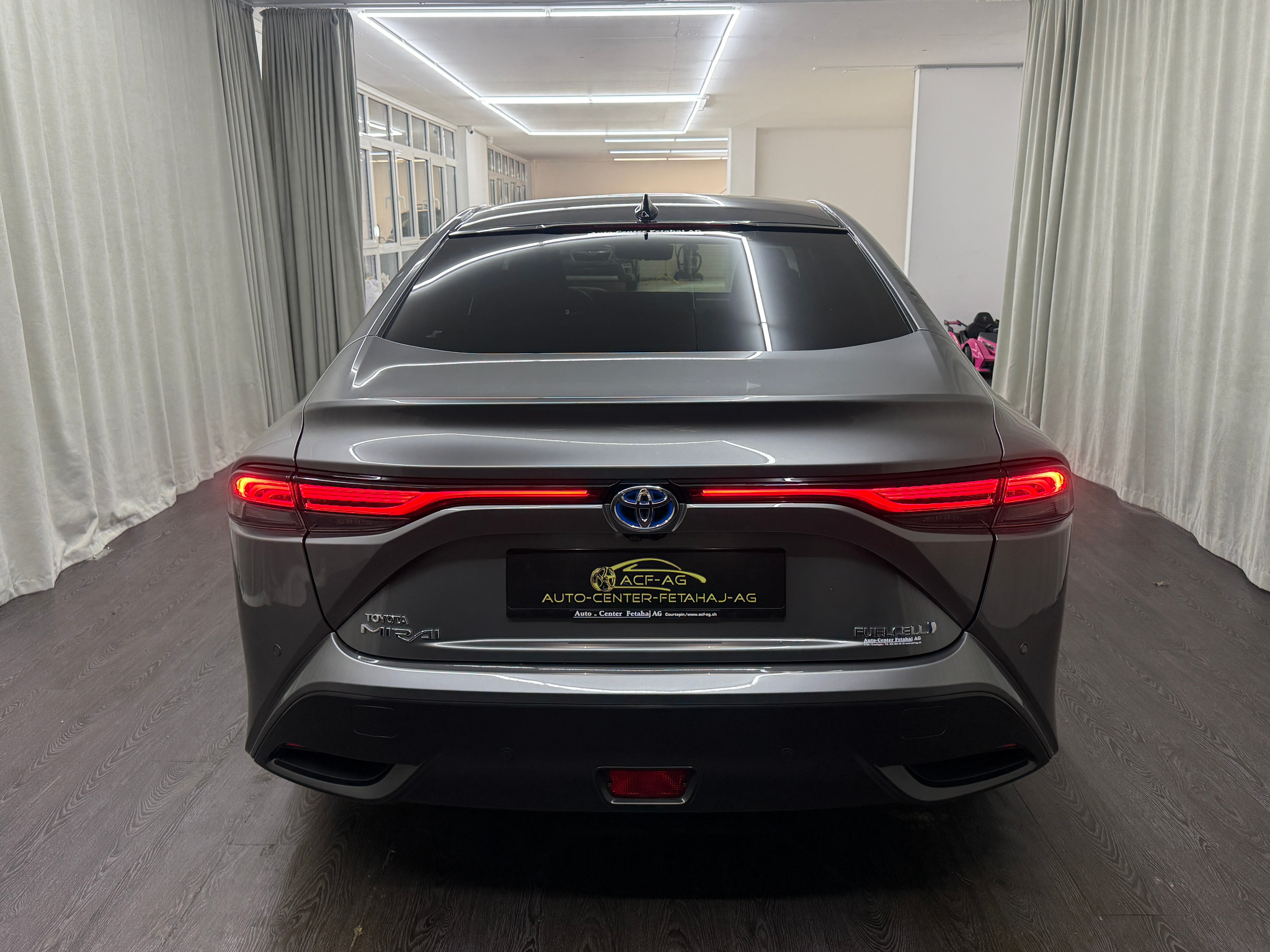 listing desktop thumbnail image 4