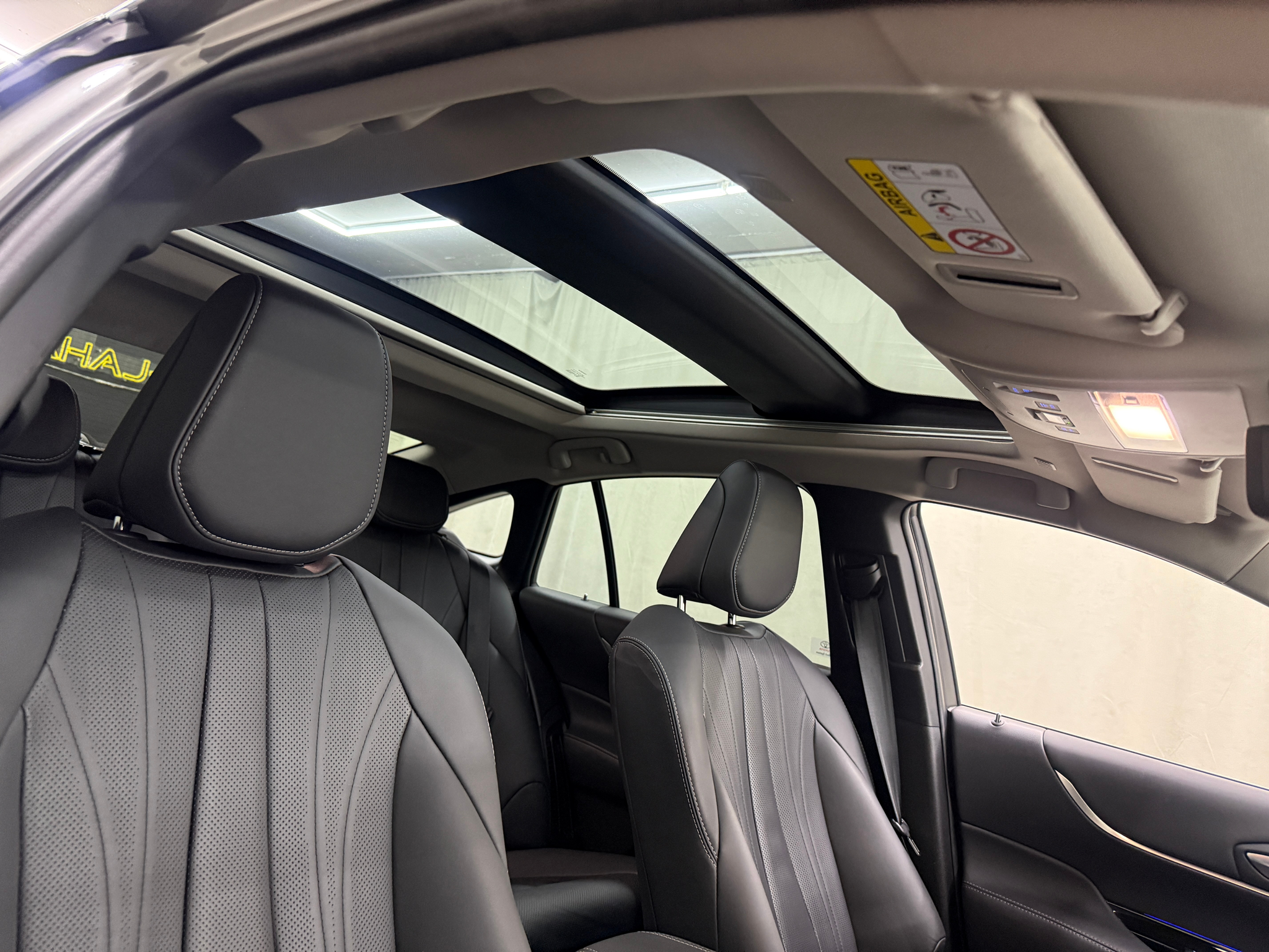 listing desktop thumbnail image 12