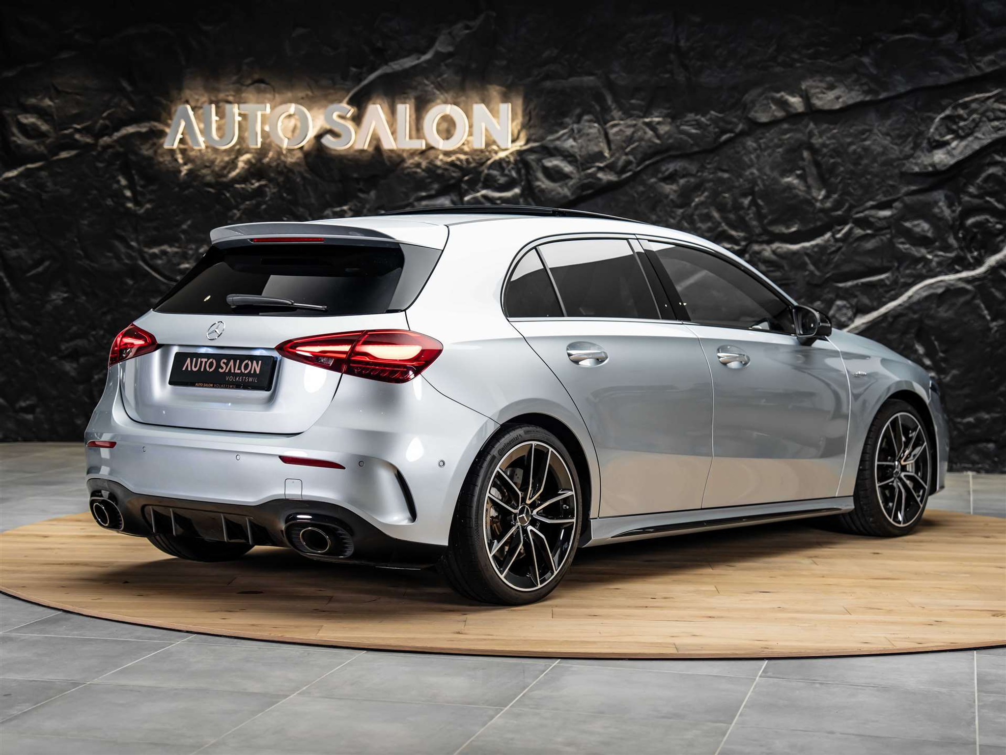 listing desktop thumbnail image 4