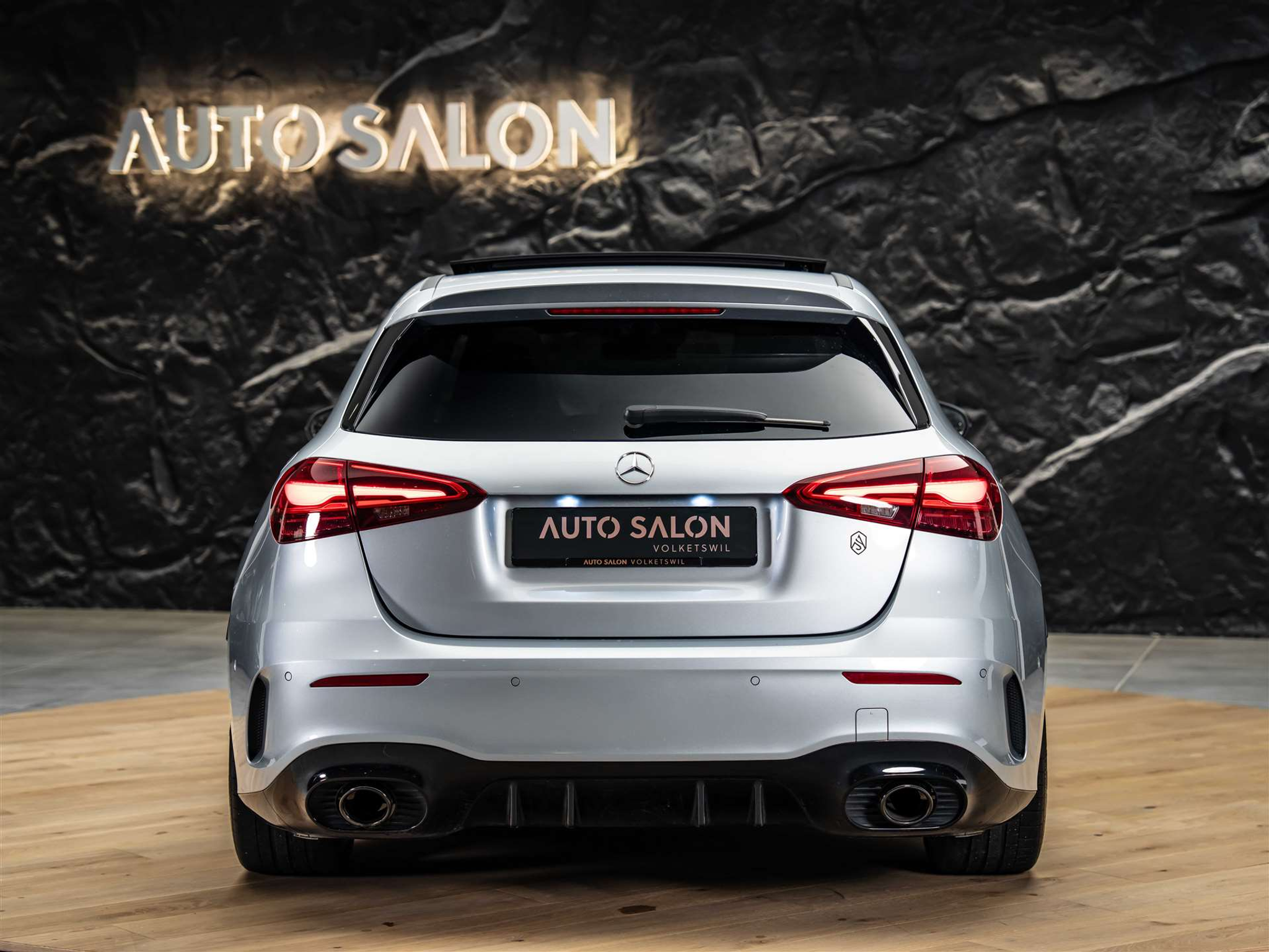 listing desktop thumbnail image 3