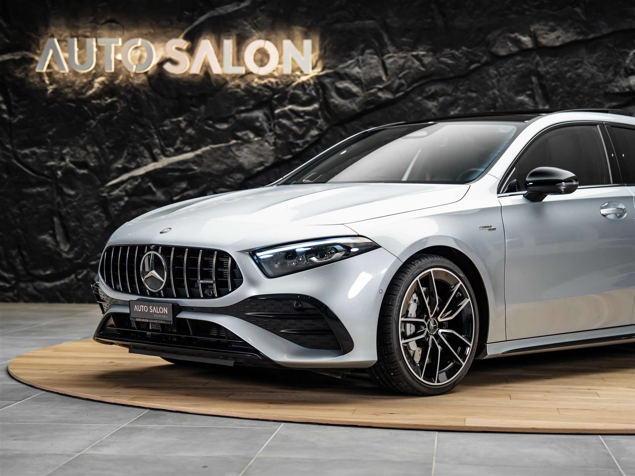 listing desktop thumbnail image 15