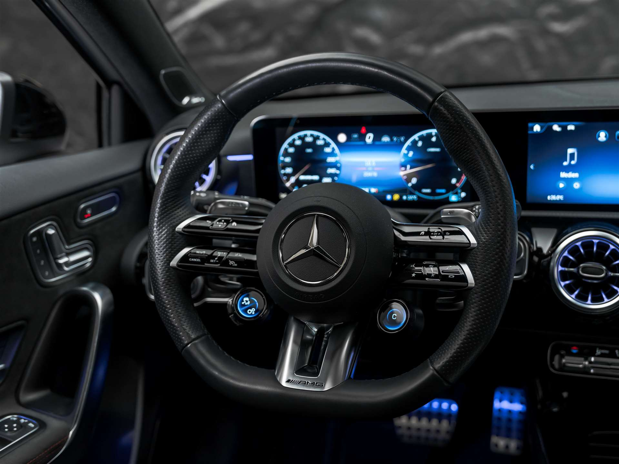 listing desktop thumbnail image 24