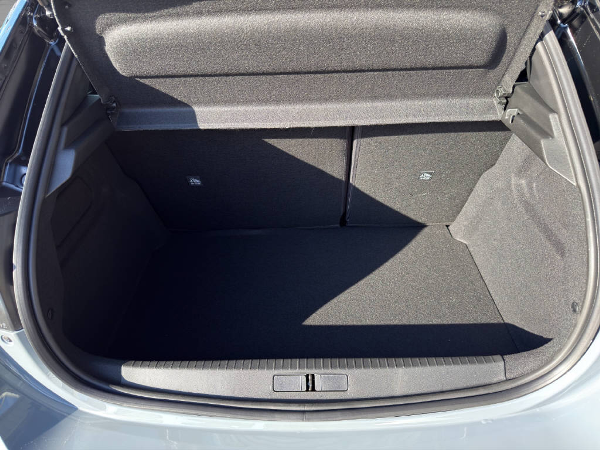 listing desktop thumbnail image 8