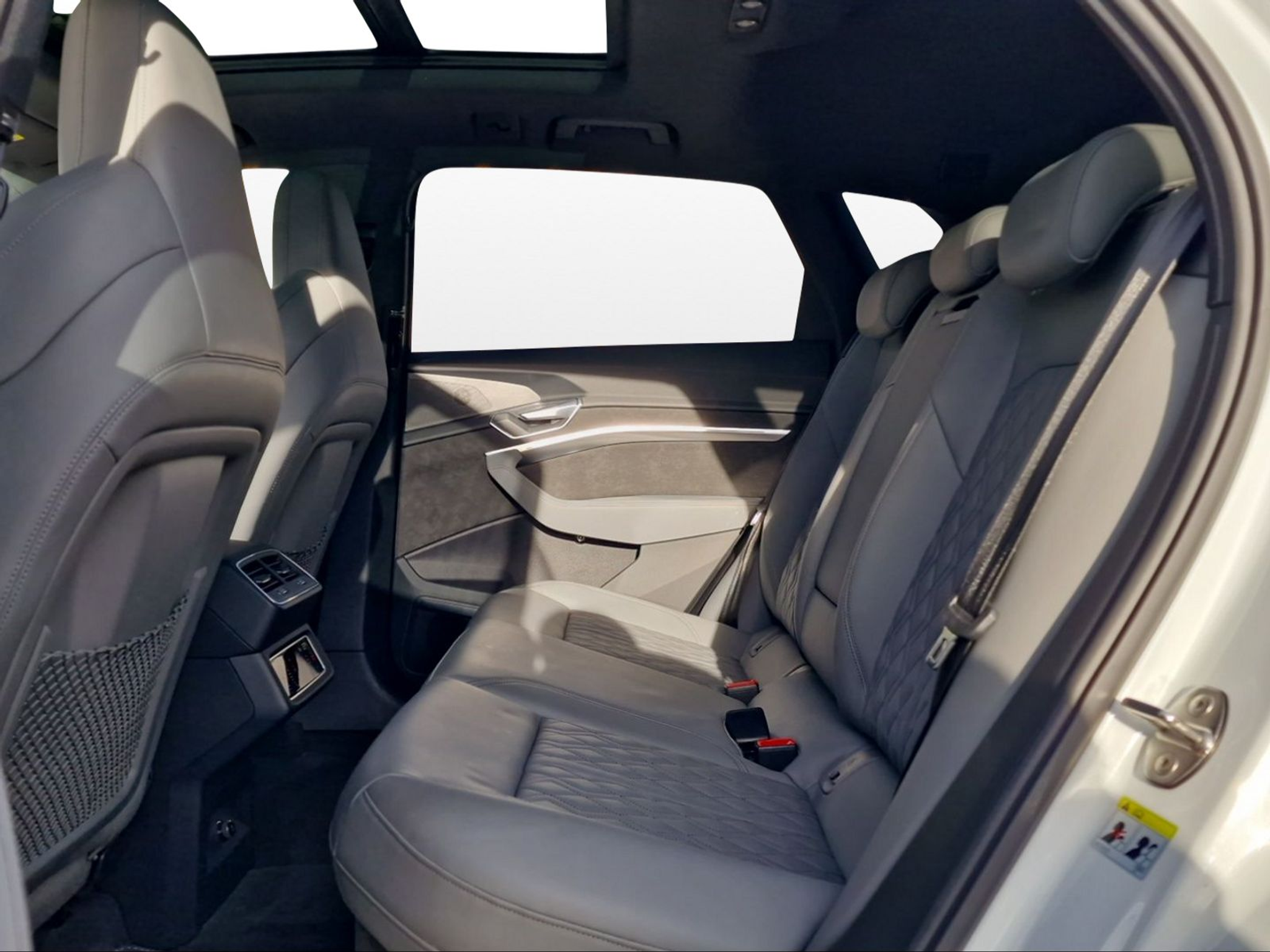 listing desktop thumbnail image 10