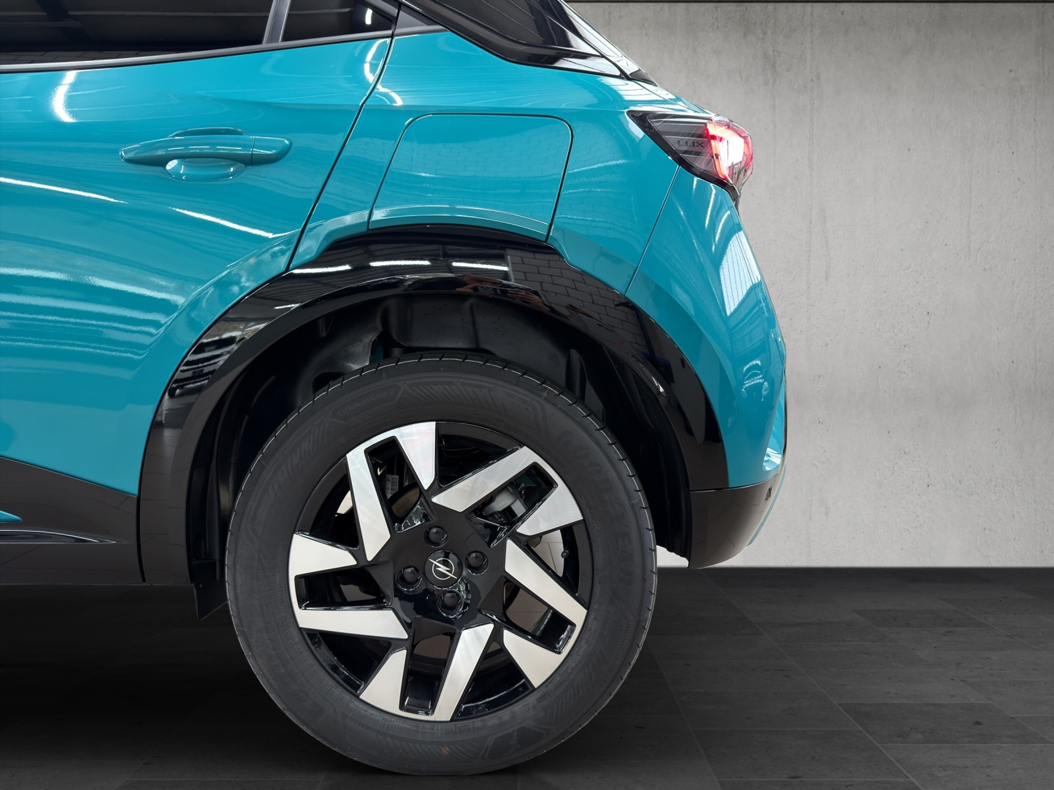 listing desktop thumbnail image 8