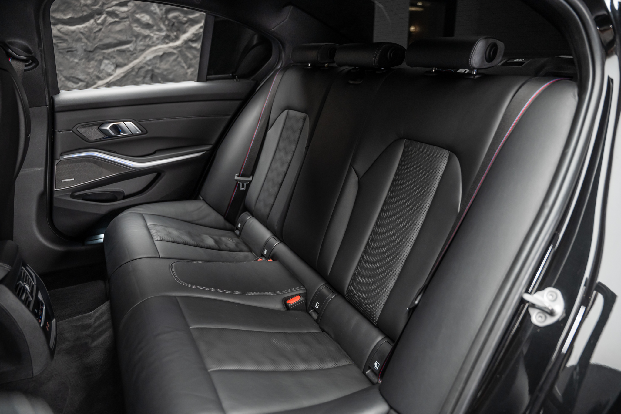 listing desktop thumbnail image 30