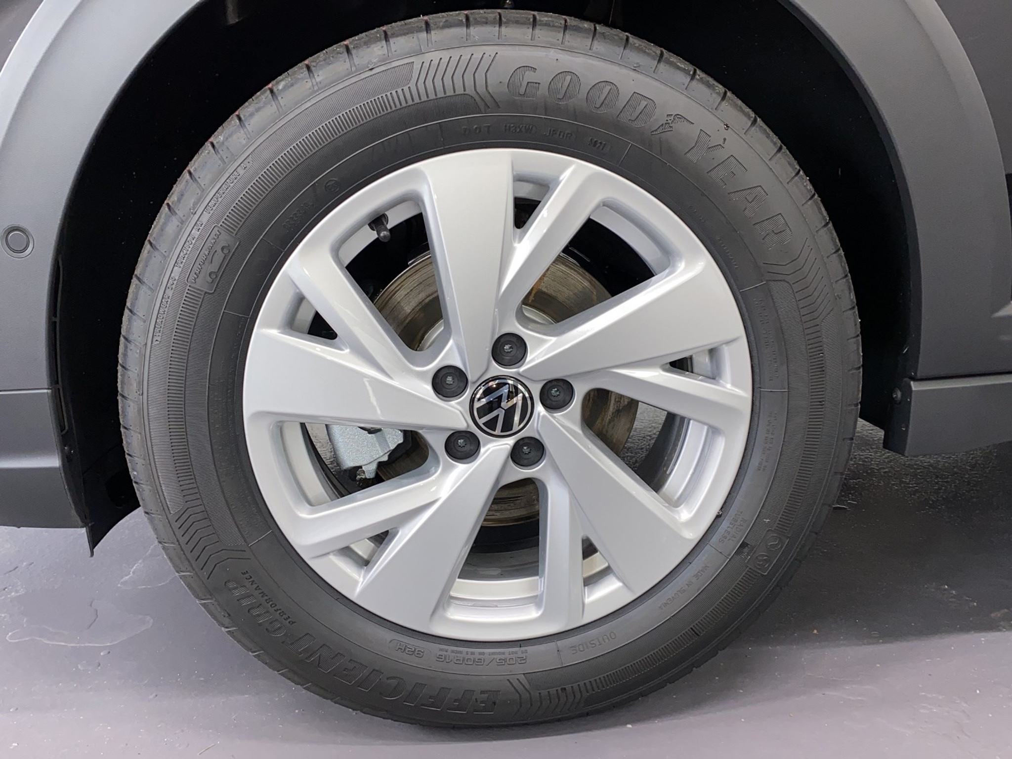 listing desktop thumbnail image 10