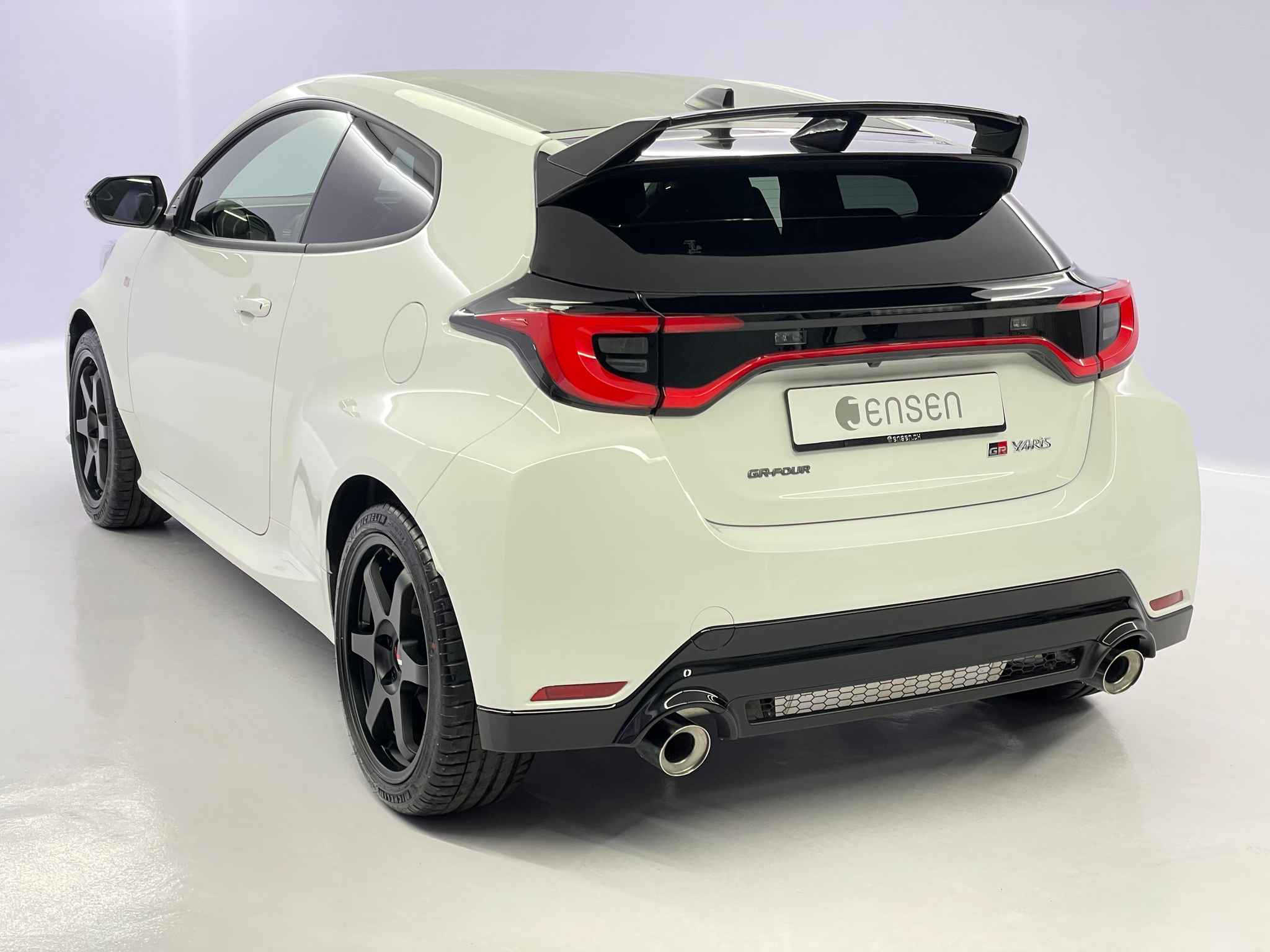 listing desktop thumbnail image 4