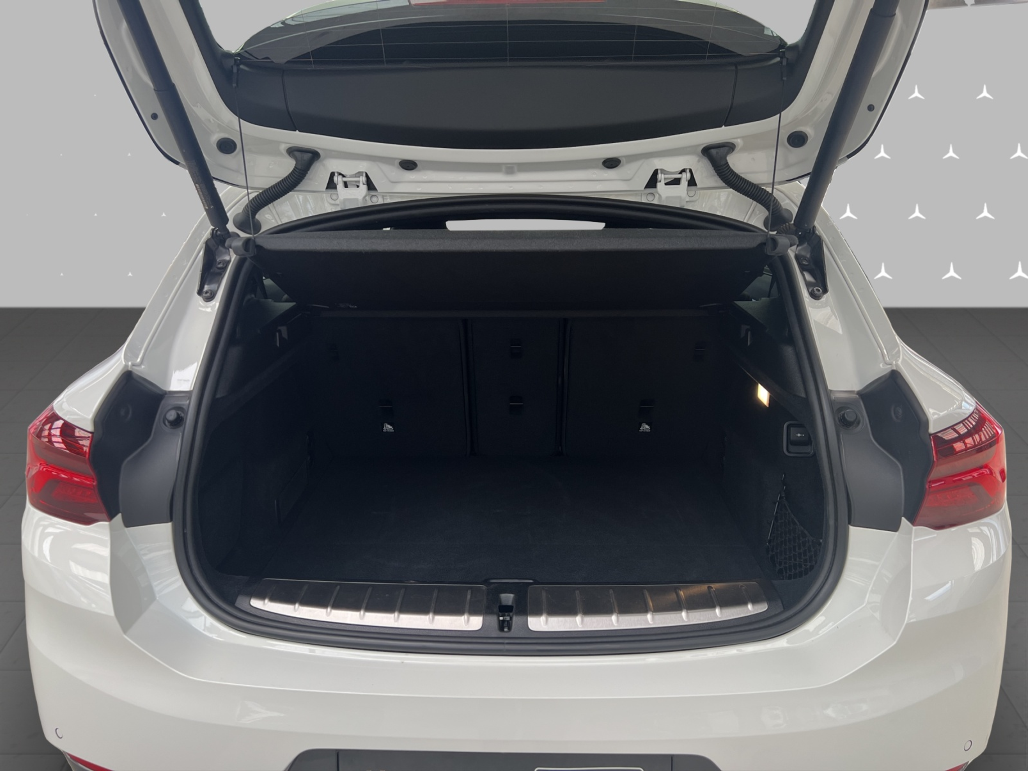 listing desktop thumbnail image 7