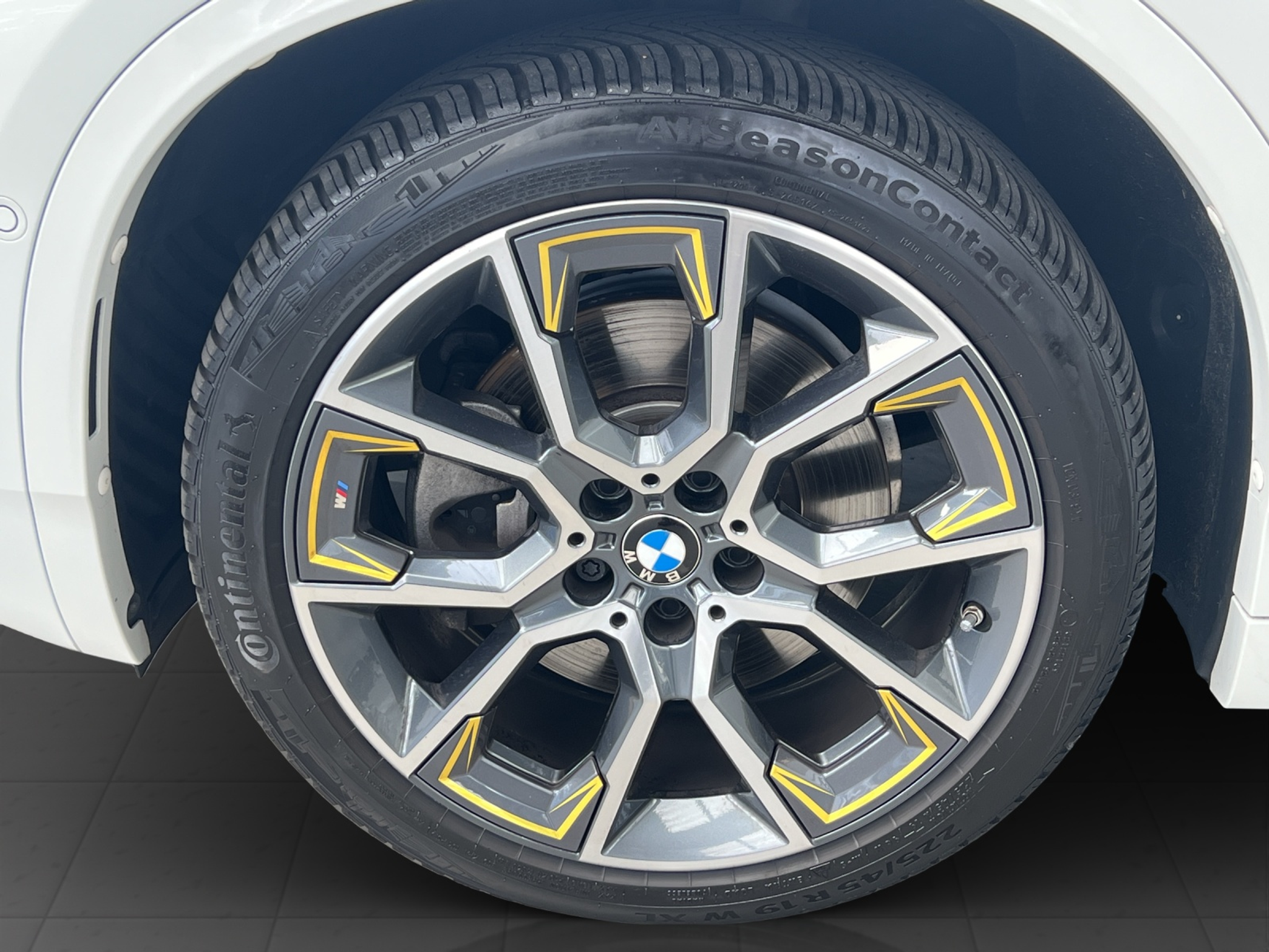 listing desktop thumbnail image 17