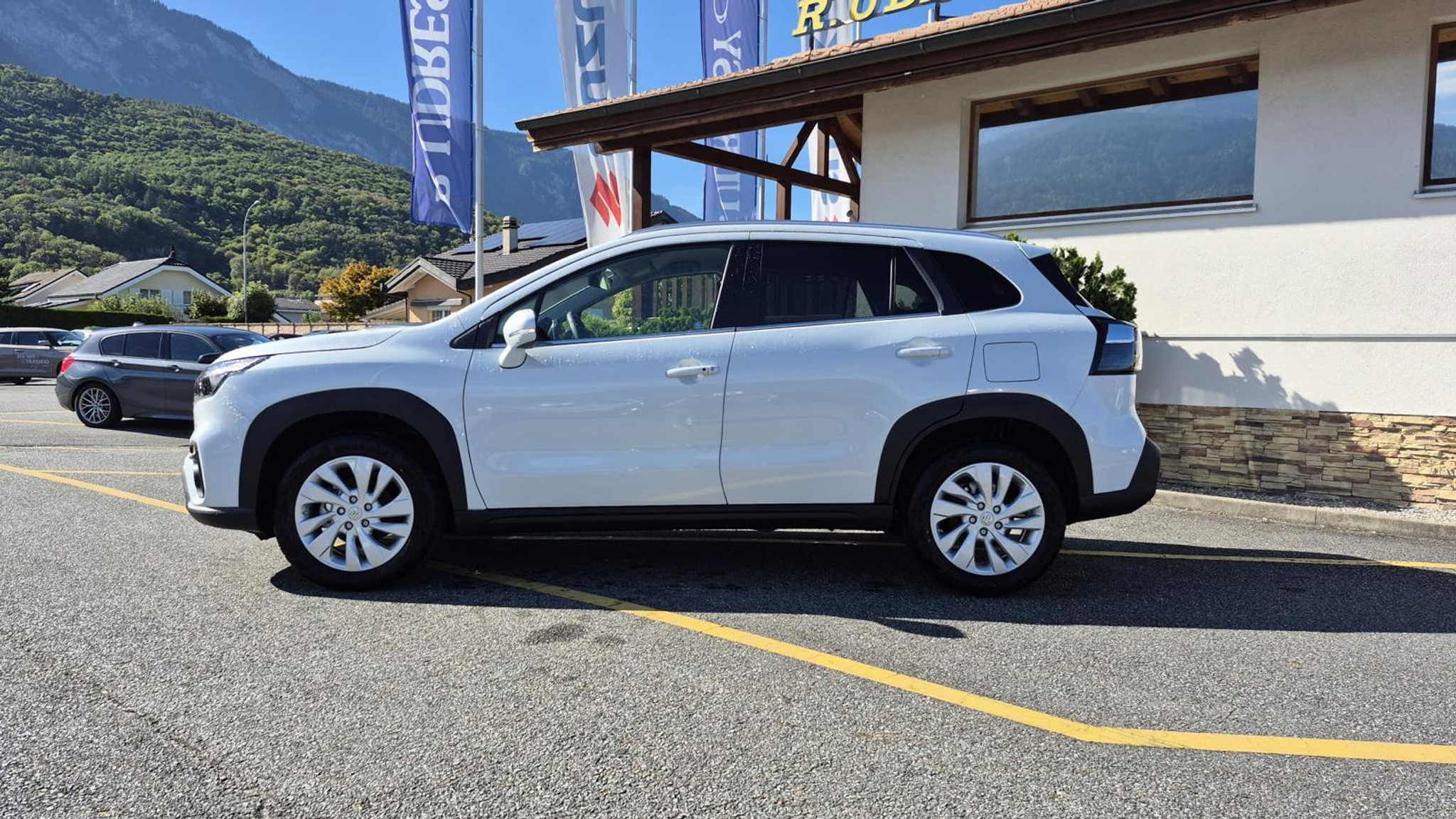 listing desktop thumbnail image 1