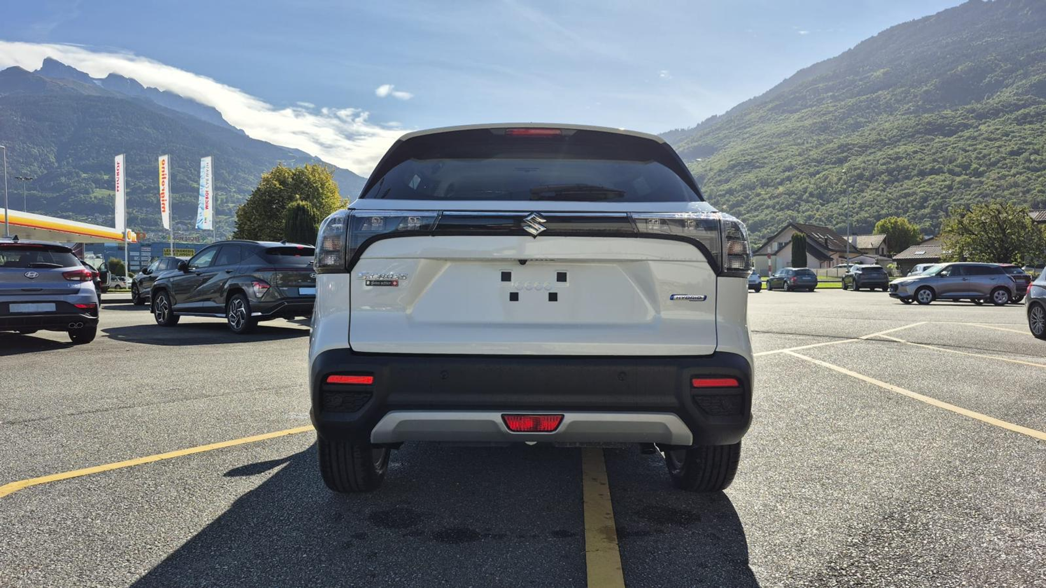 listing desktop thumbnail image 3