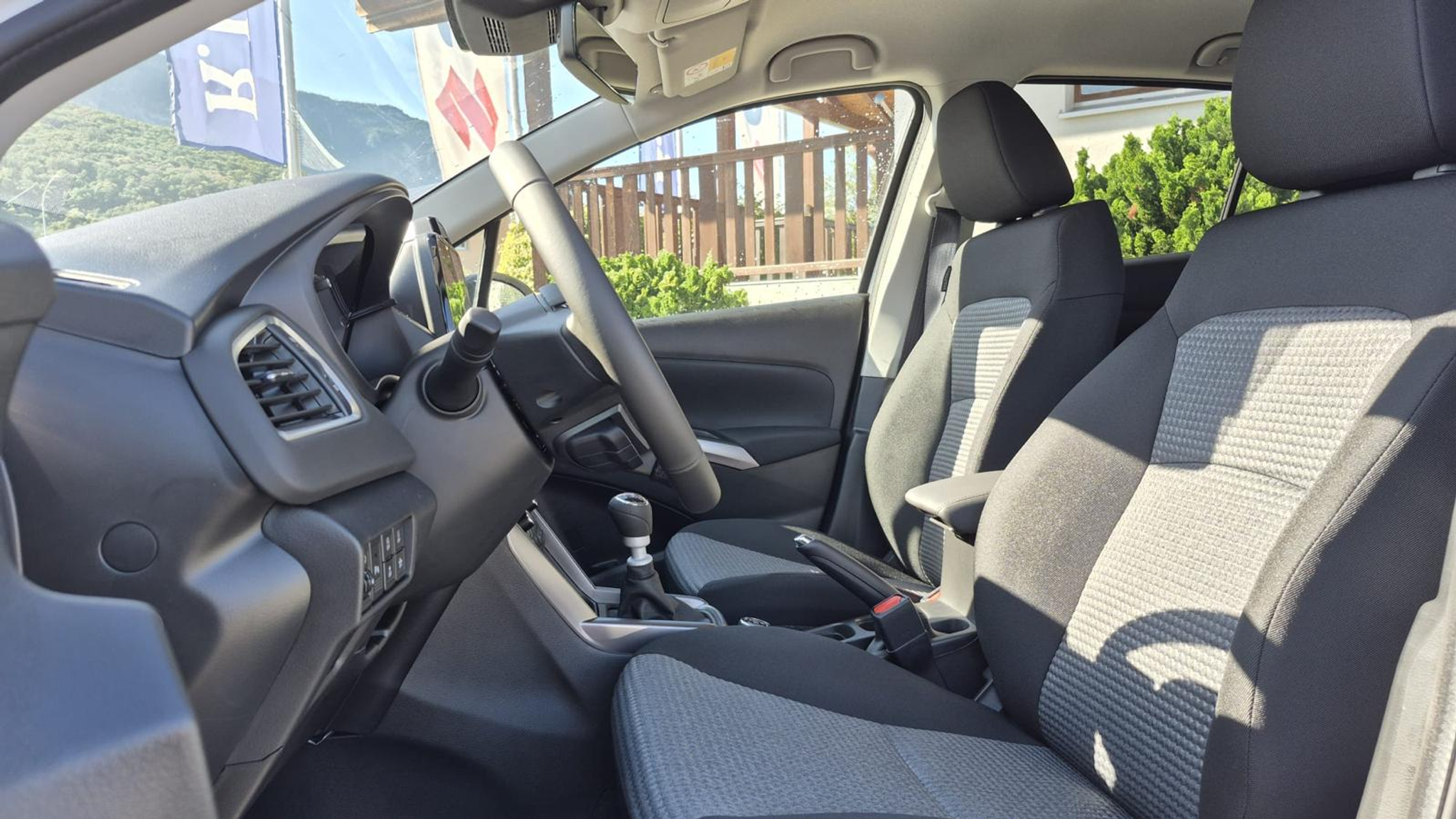 listing desktop thumbnail image 9