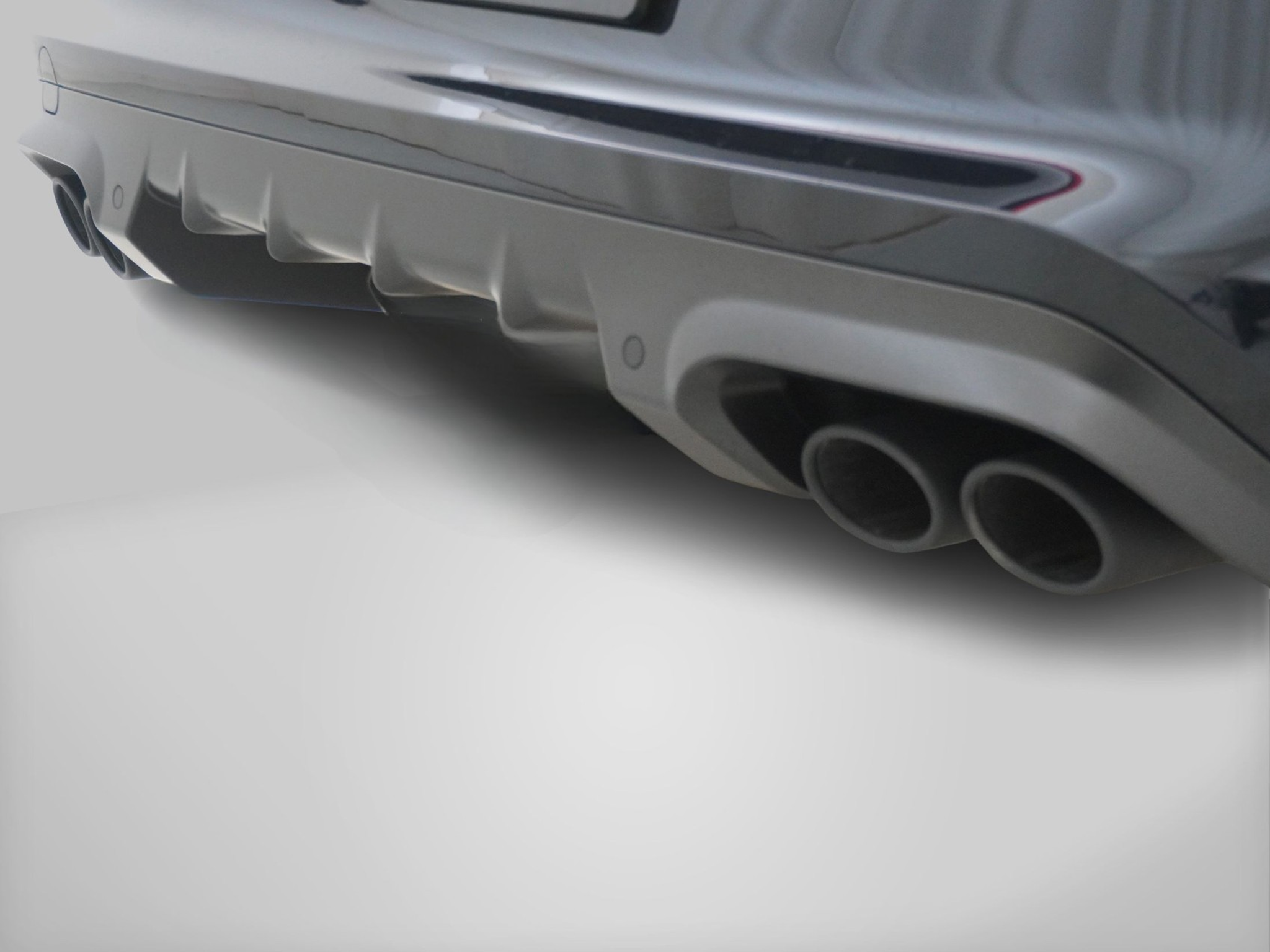 listing desktop thumbnail image 4