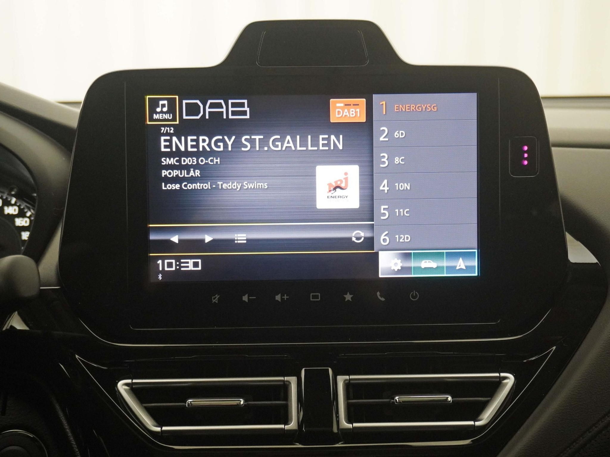 listing desktop thumbnail image 10