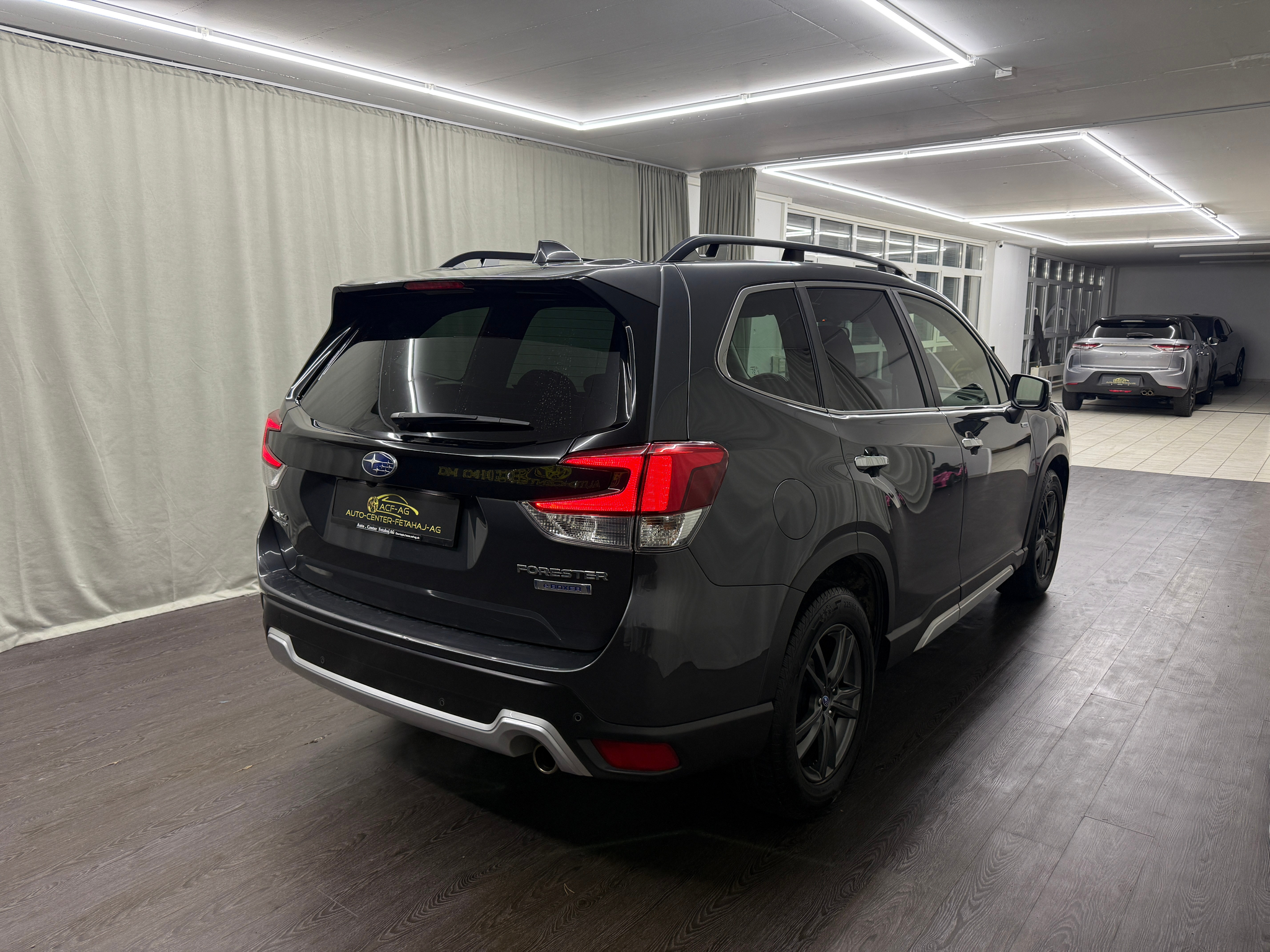 listing desktop thumbnail image 3