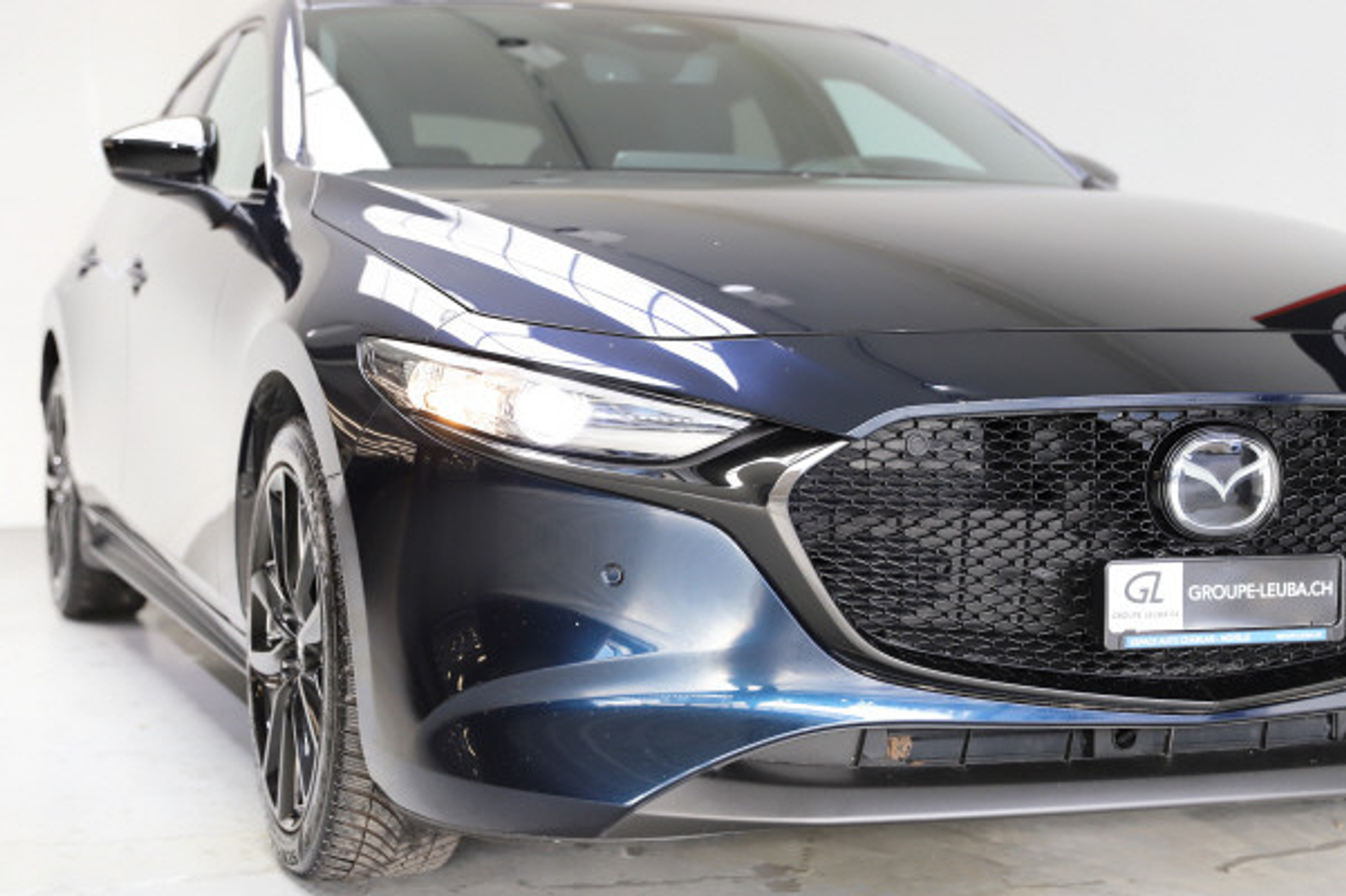 listing desktop thumbnail image 1