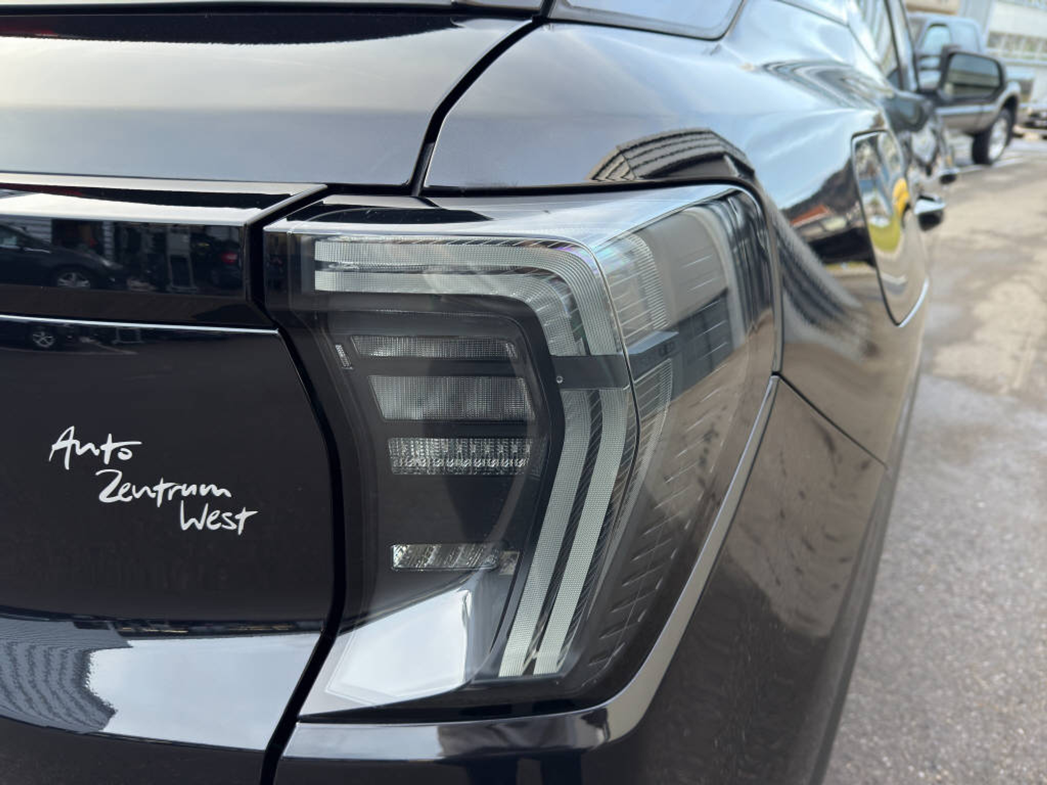 listing desktop thumbnail image 17