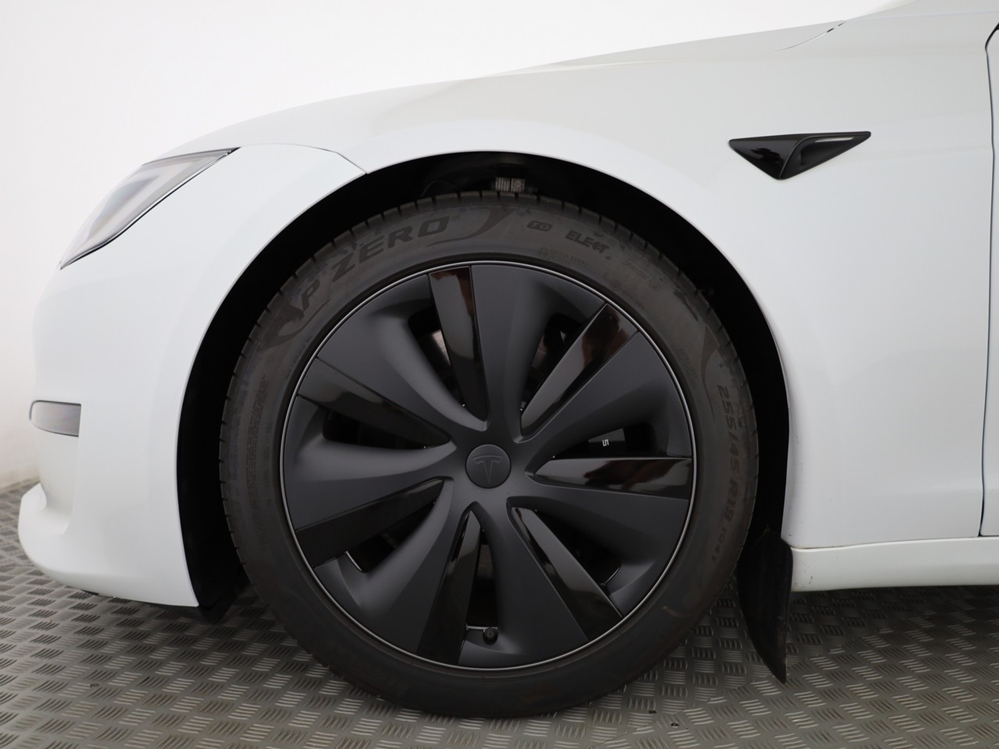 listing desktop thumbnail image 4