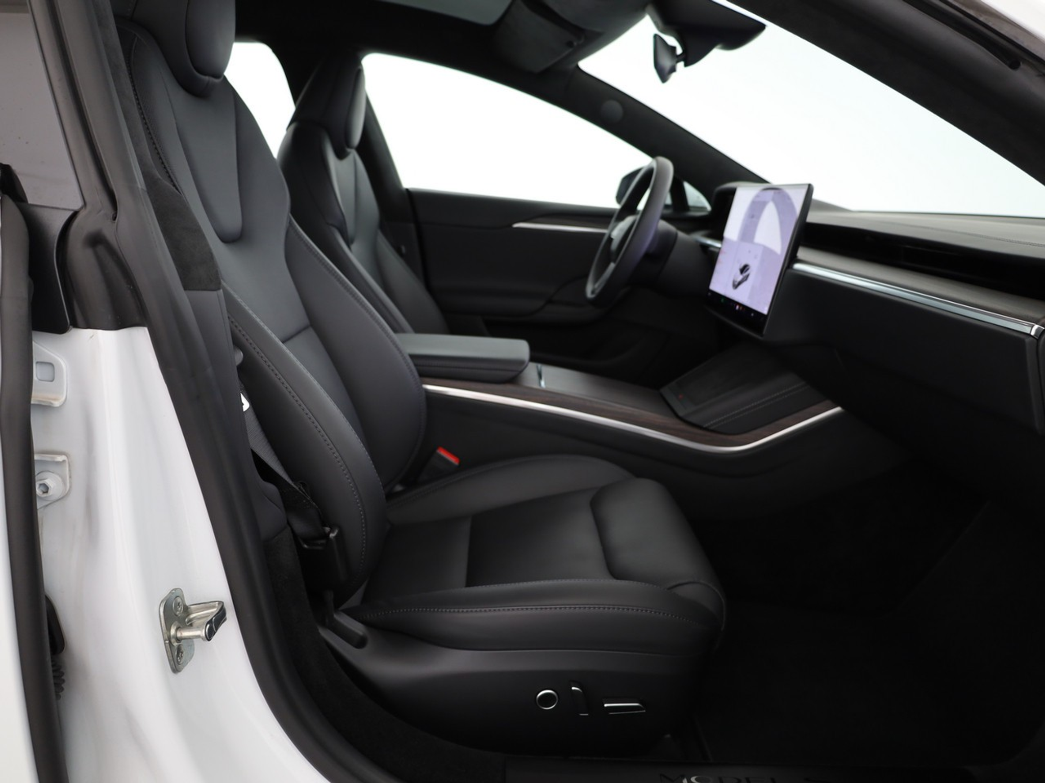 listing desktop thumbnail image 8