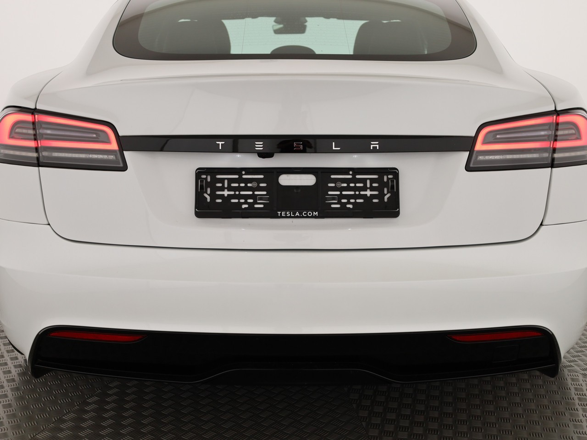 listing desktop thumbnail image 3