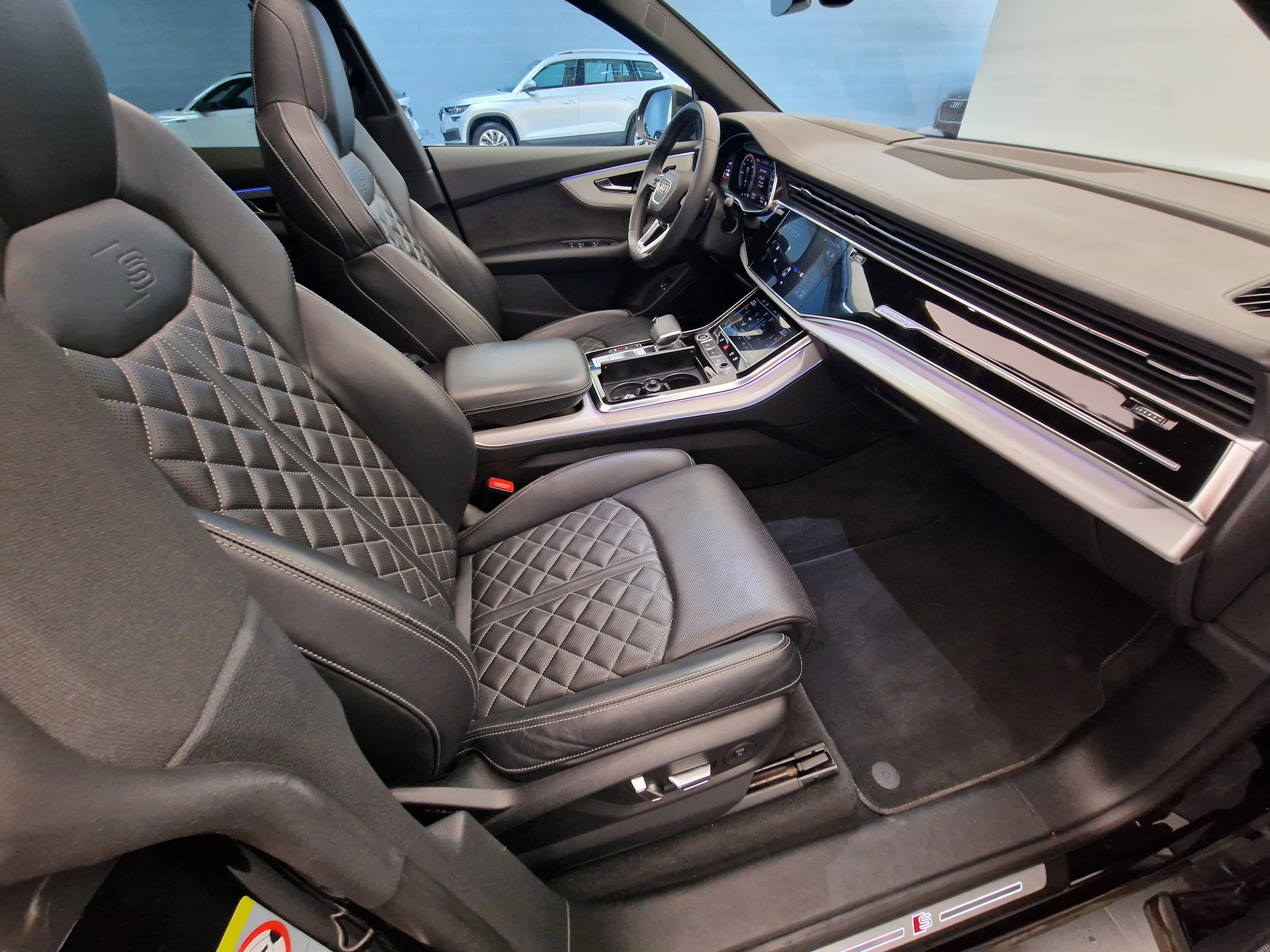 listing desktop thumbnail image 11