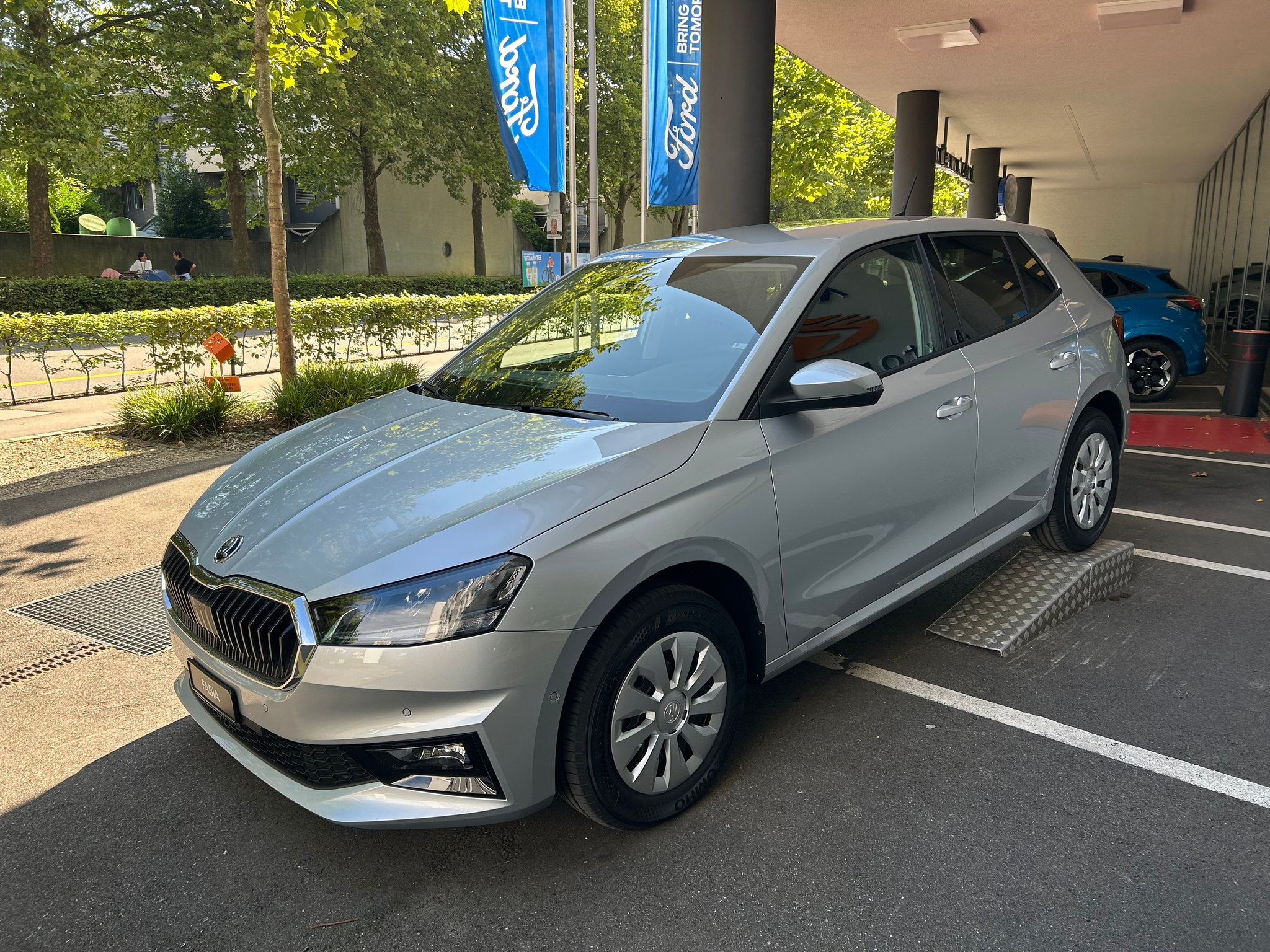 listing desktop thumbnail image 12