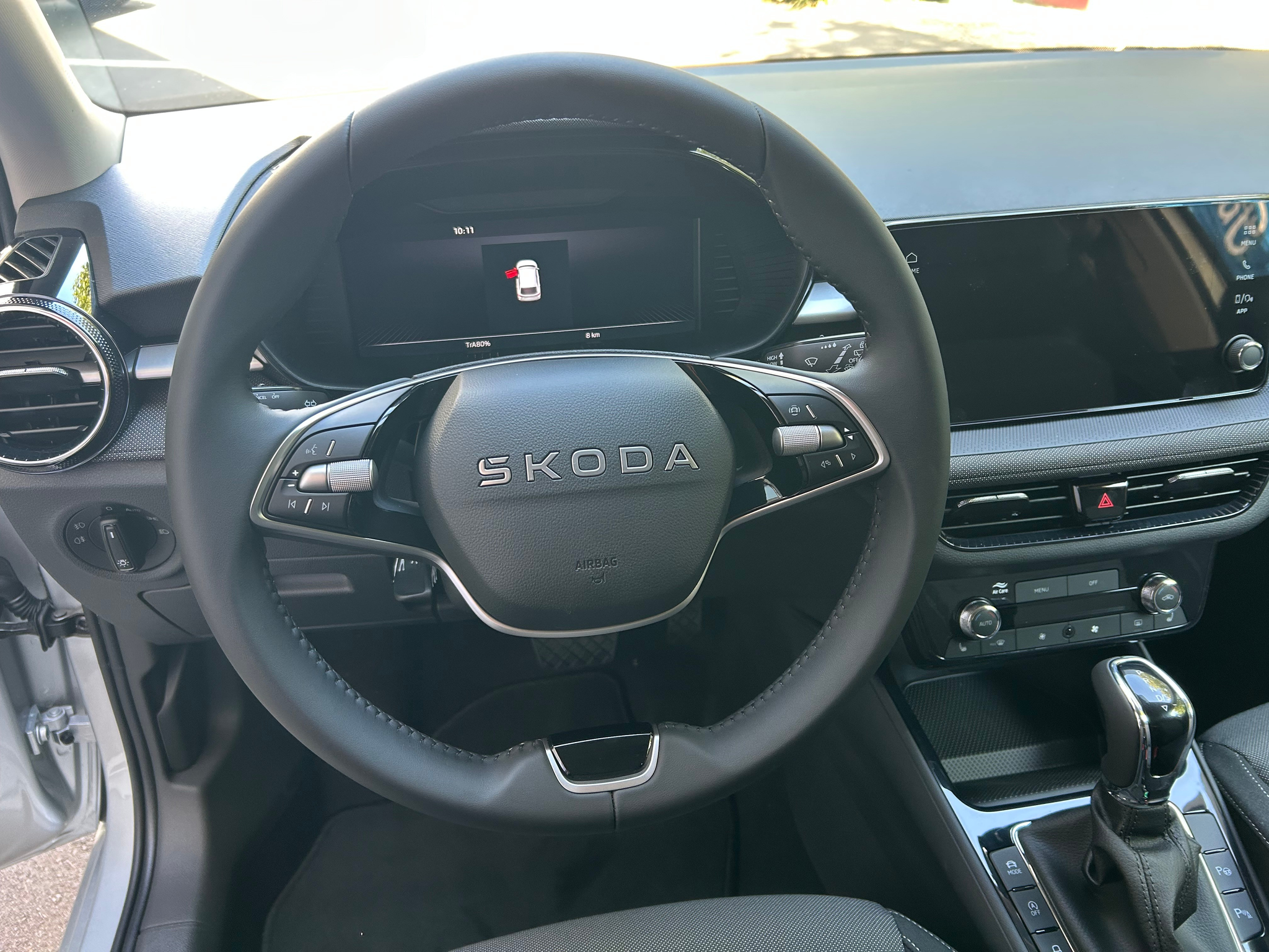 listing desktop thumbnail image 11