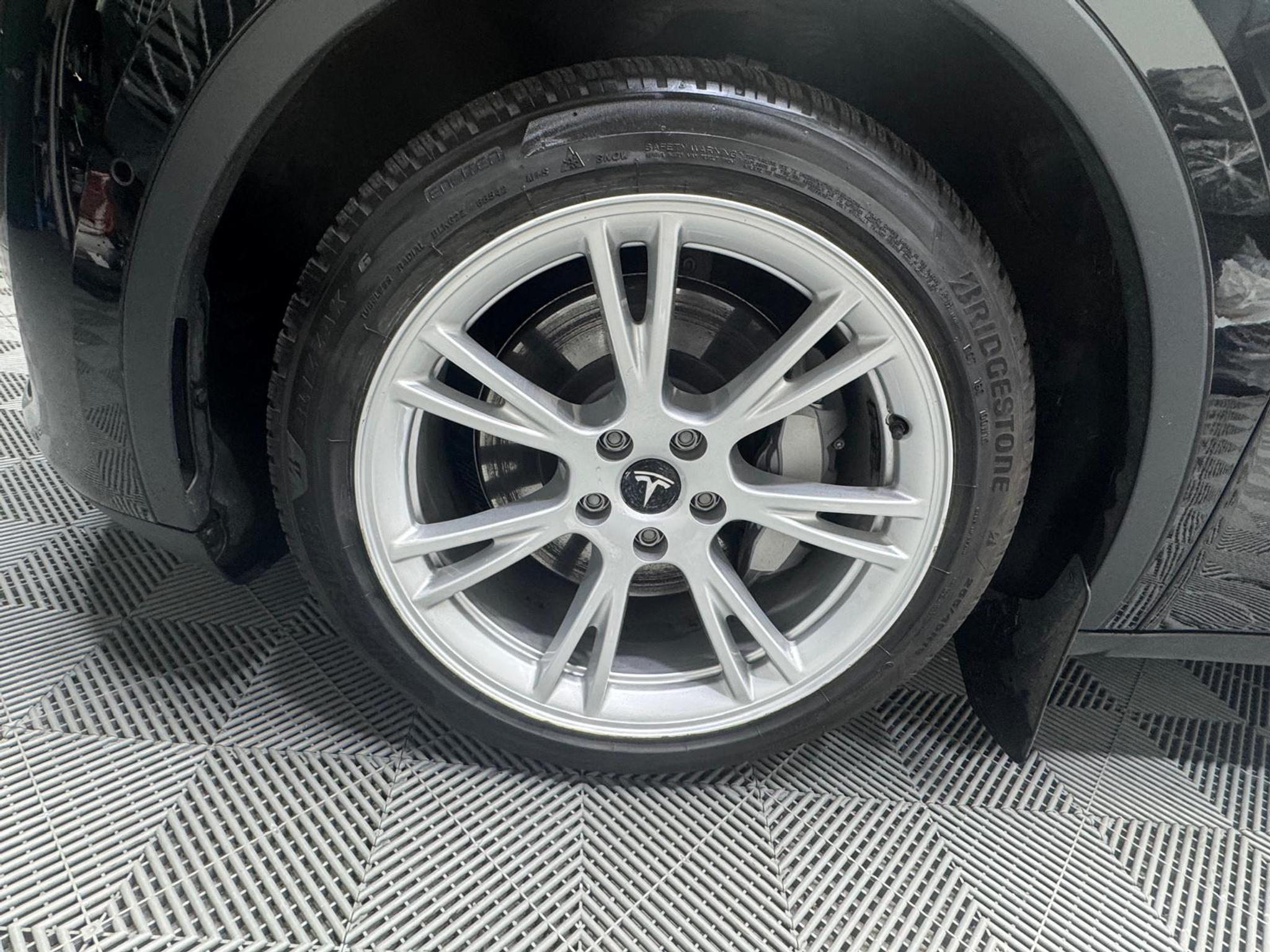 listing desktop thumbnail image 25