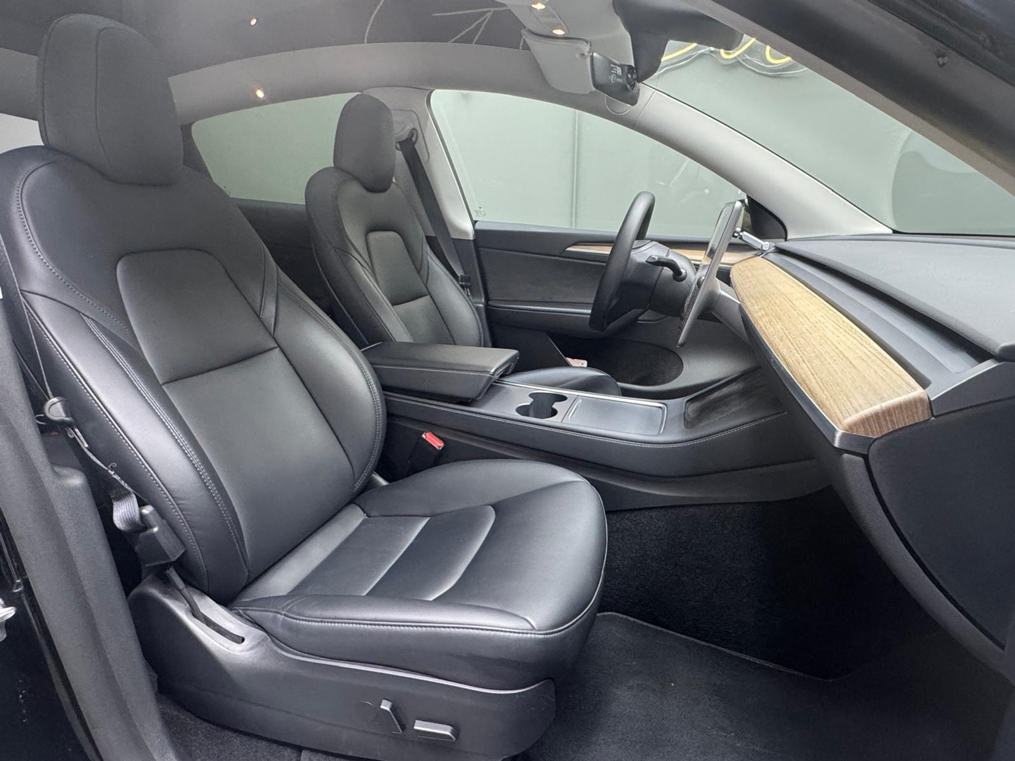 listing desktop thumbnail image 8