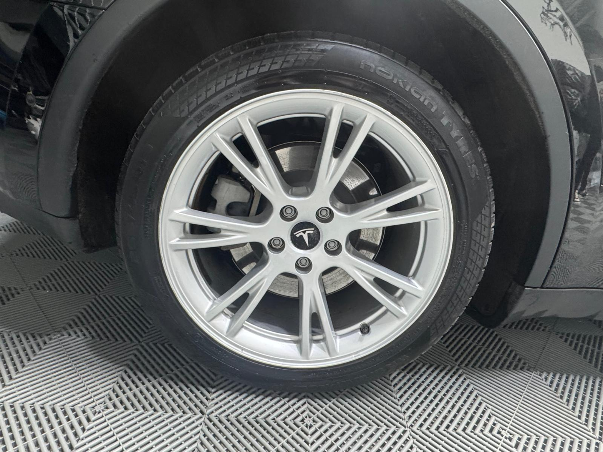 listing desktop thumbnail image 23