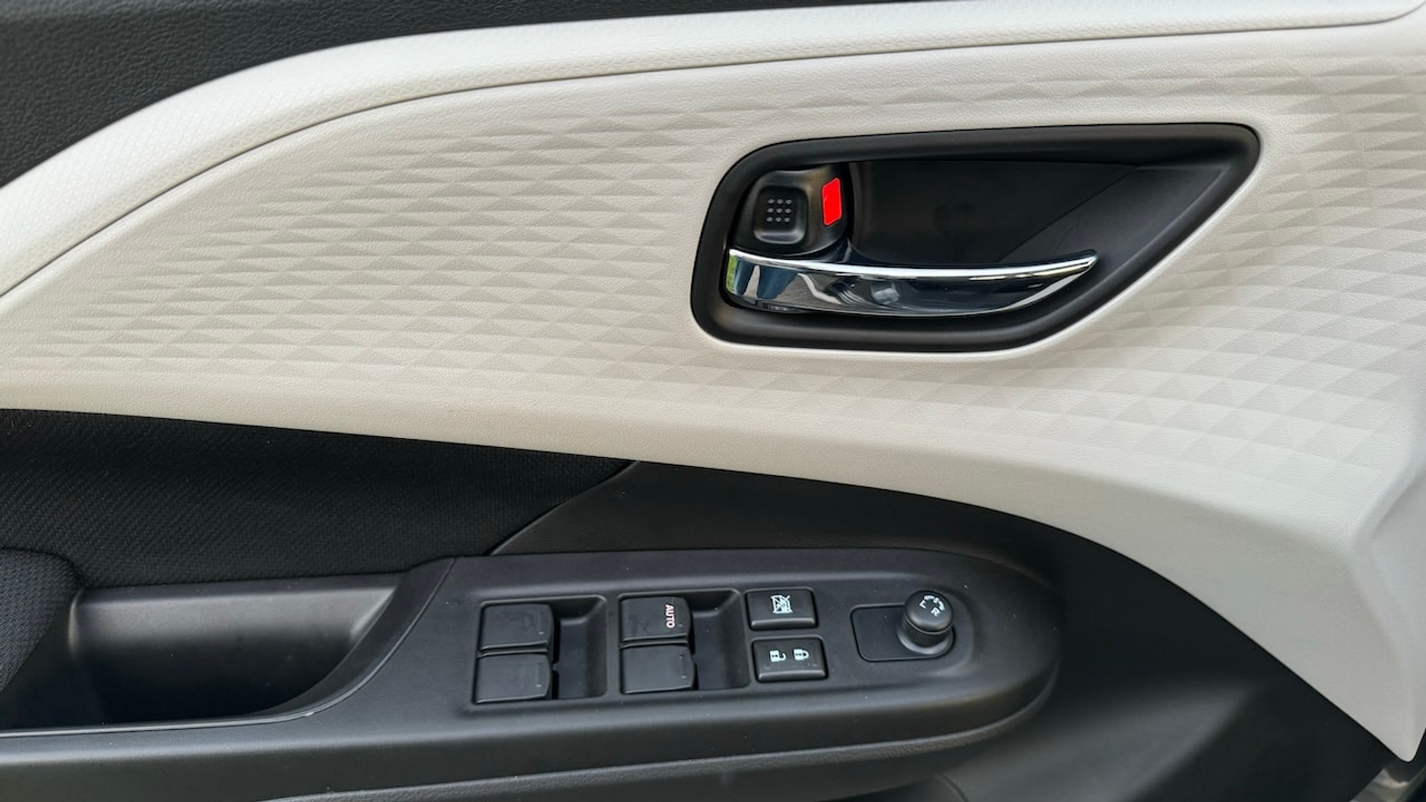 listing desktop thumbnail image 25