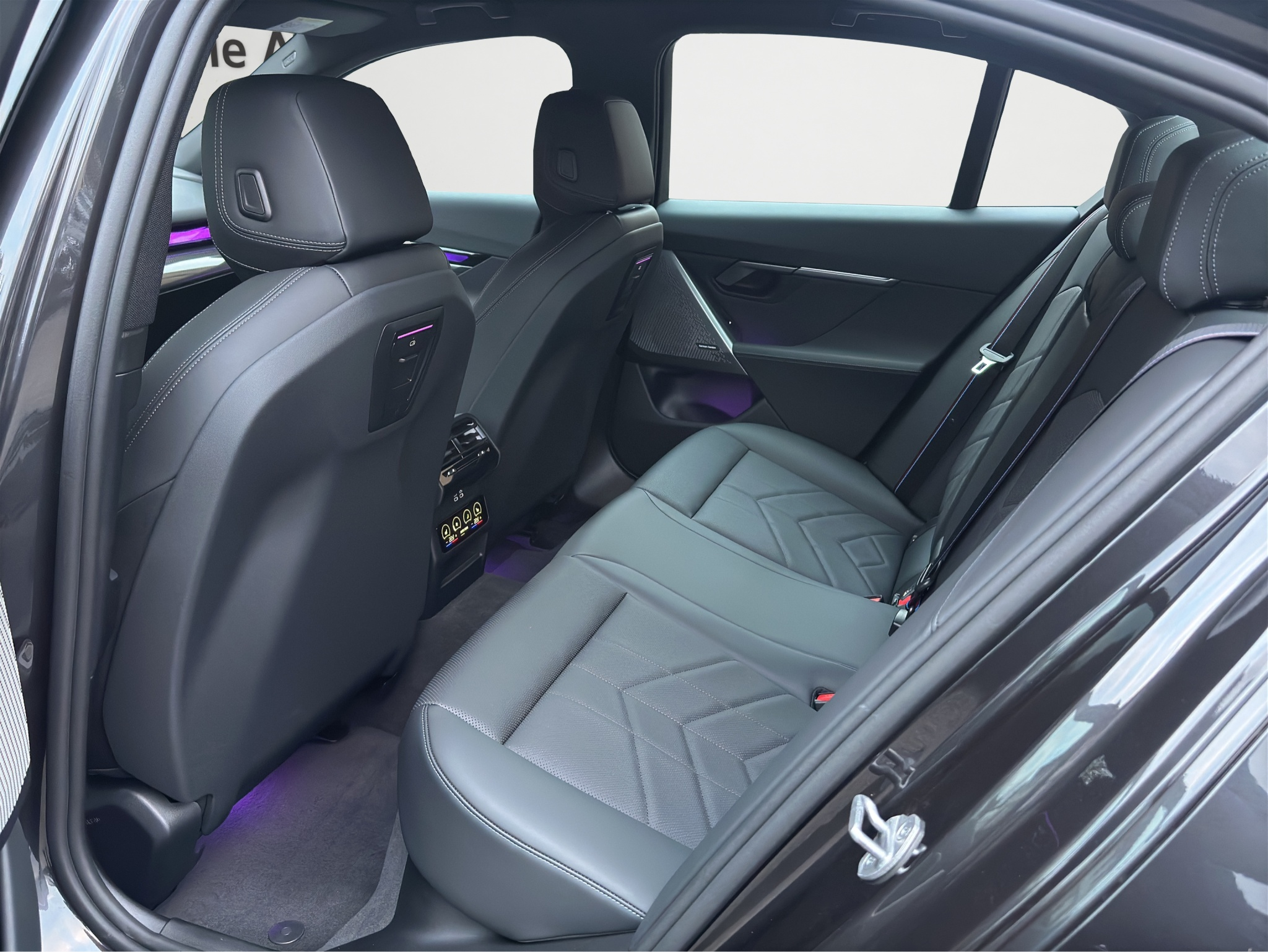 listing desktop thumbnail image 13