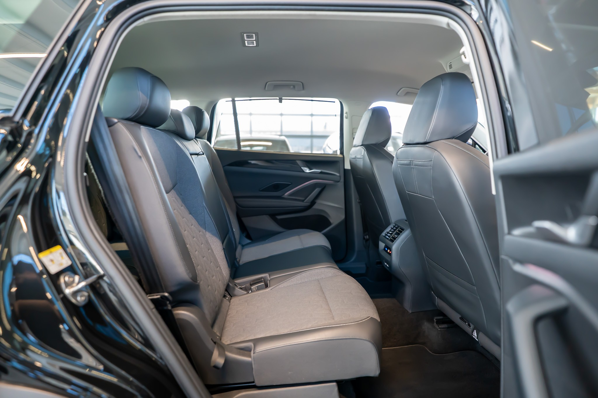 listing desktop thumbnail image 14