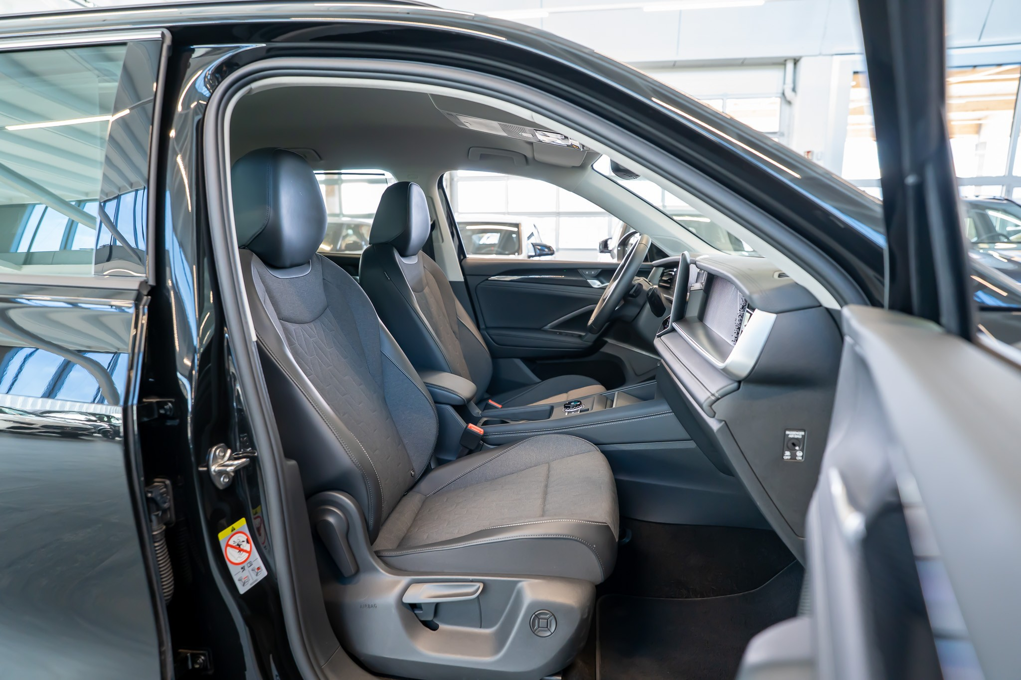 listing desktop thumbnail image 16