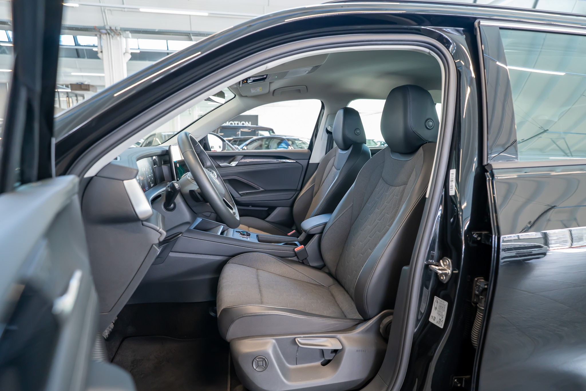 listing desktop thumbnail image 8