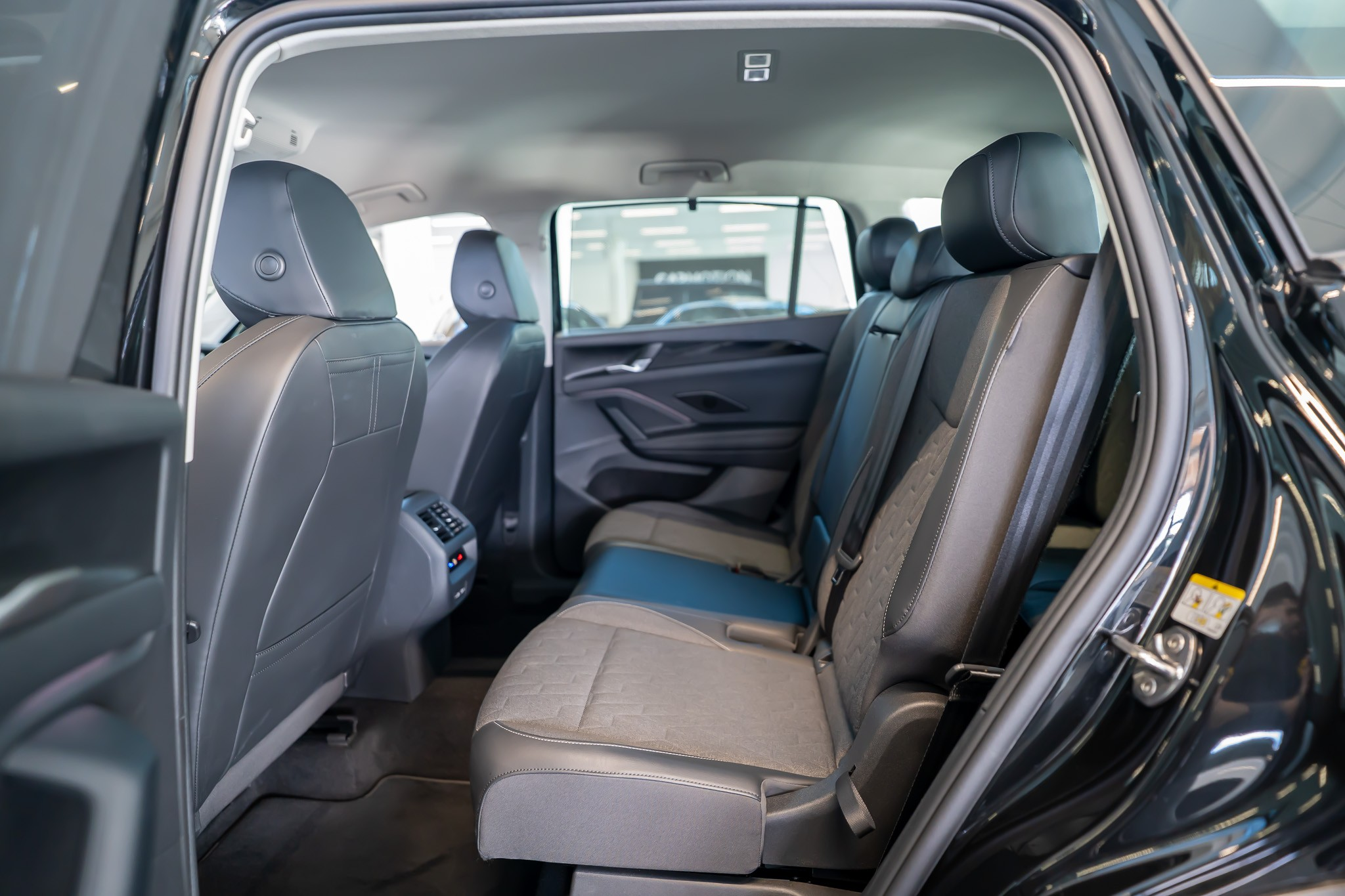 listing desktop thumbnail image 11