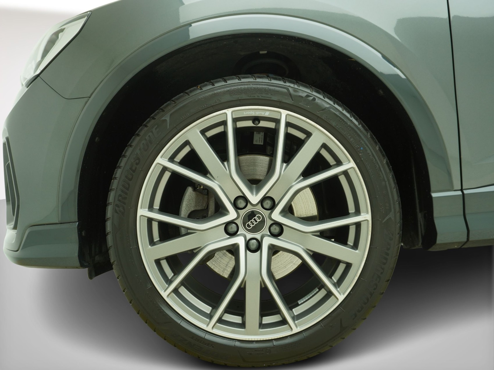 listing desktop thumbnail image 6