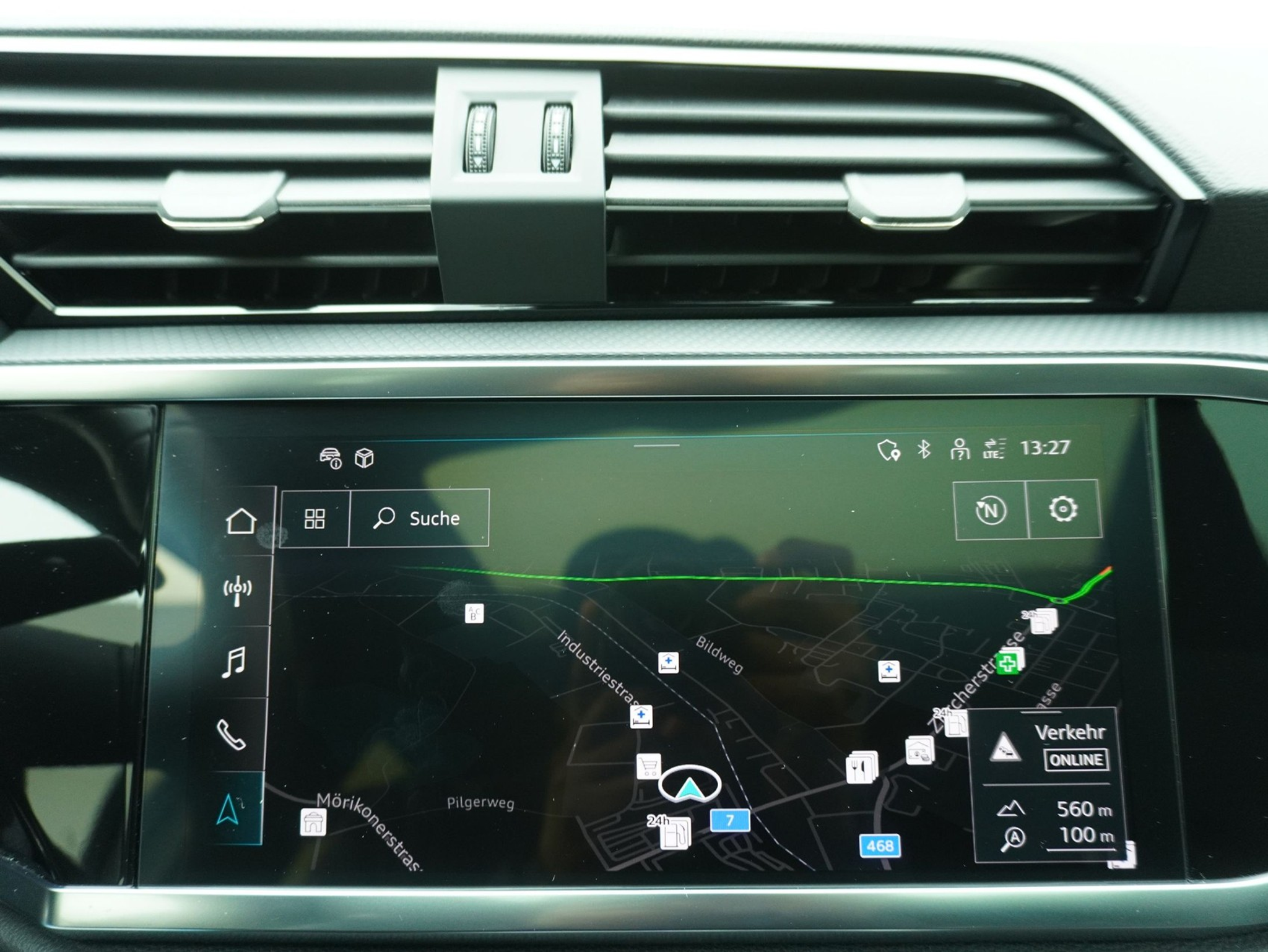 listing desktop thumbnail image 17