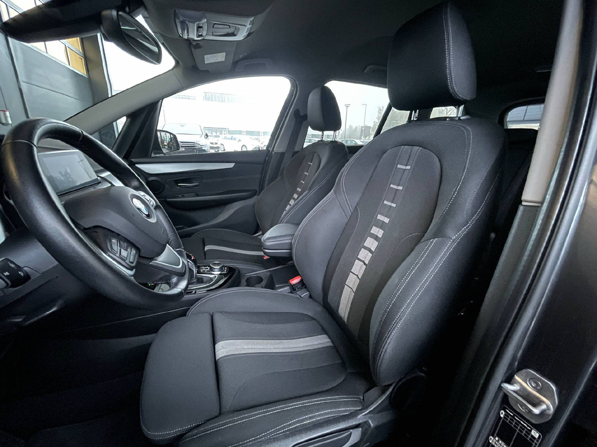 listing desktop thumbnail image 5