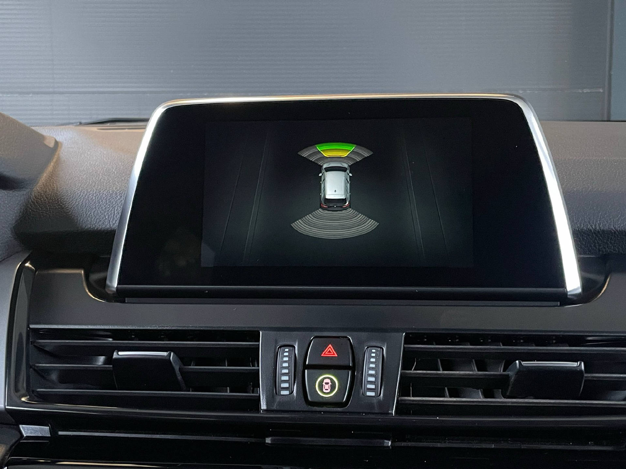 listing desktop thumbnail image 11