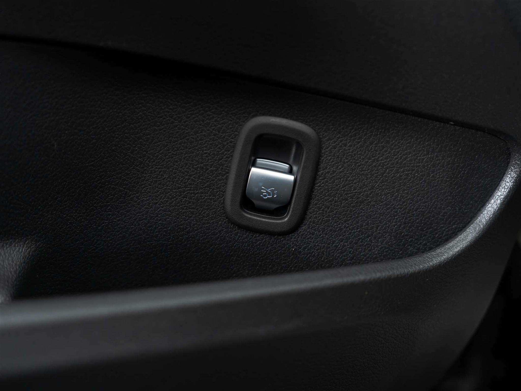 listing desktop thumbnail image 34