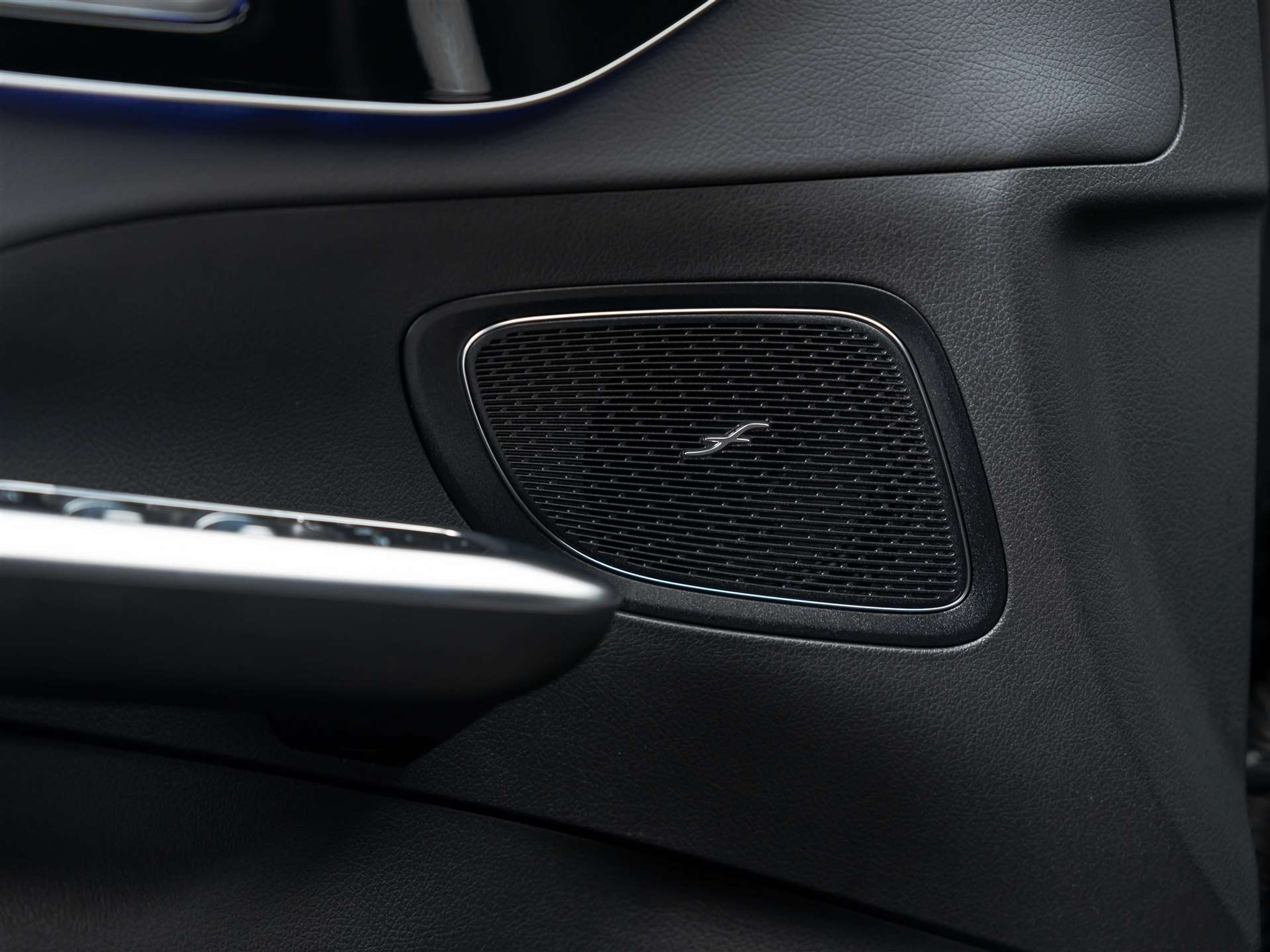 listing desktop thumbnail image 23