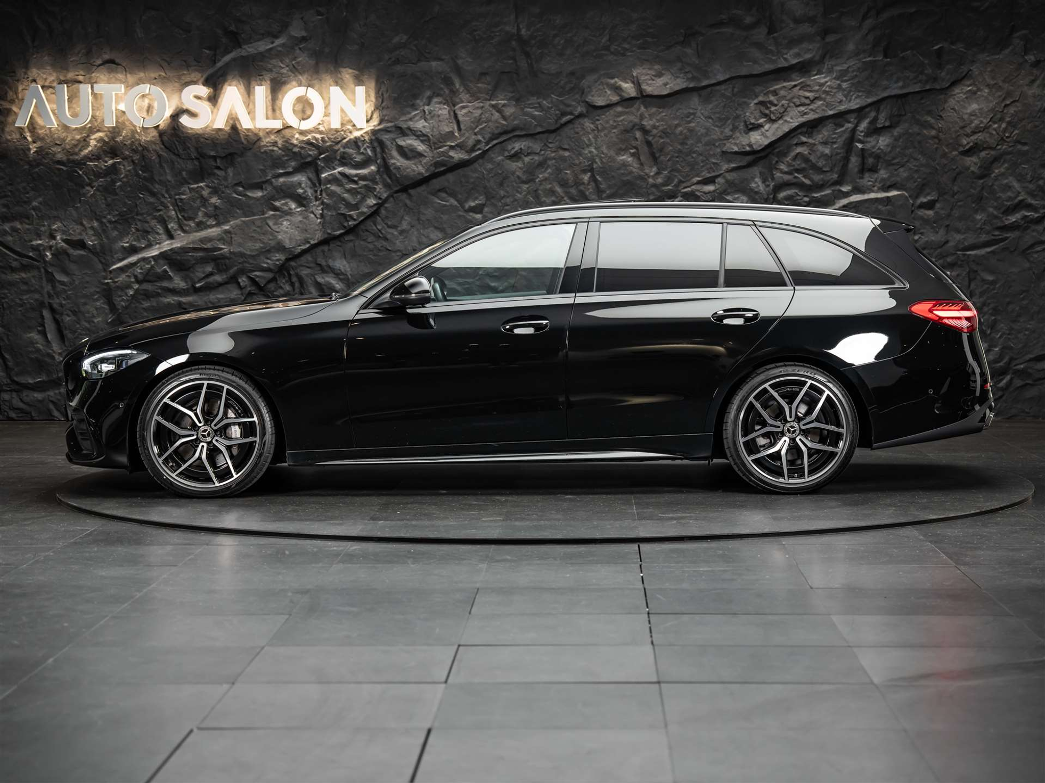 listing desktop thumbnail image 1